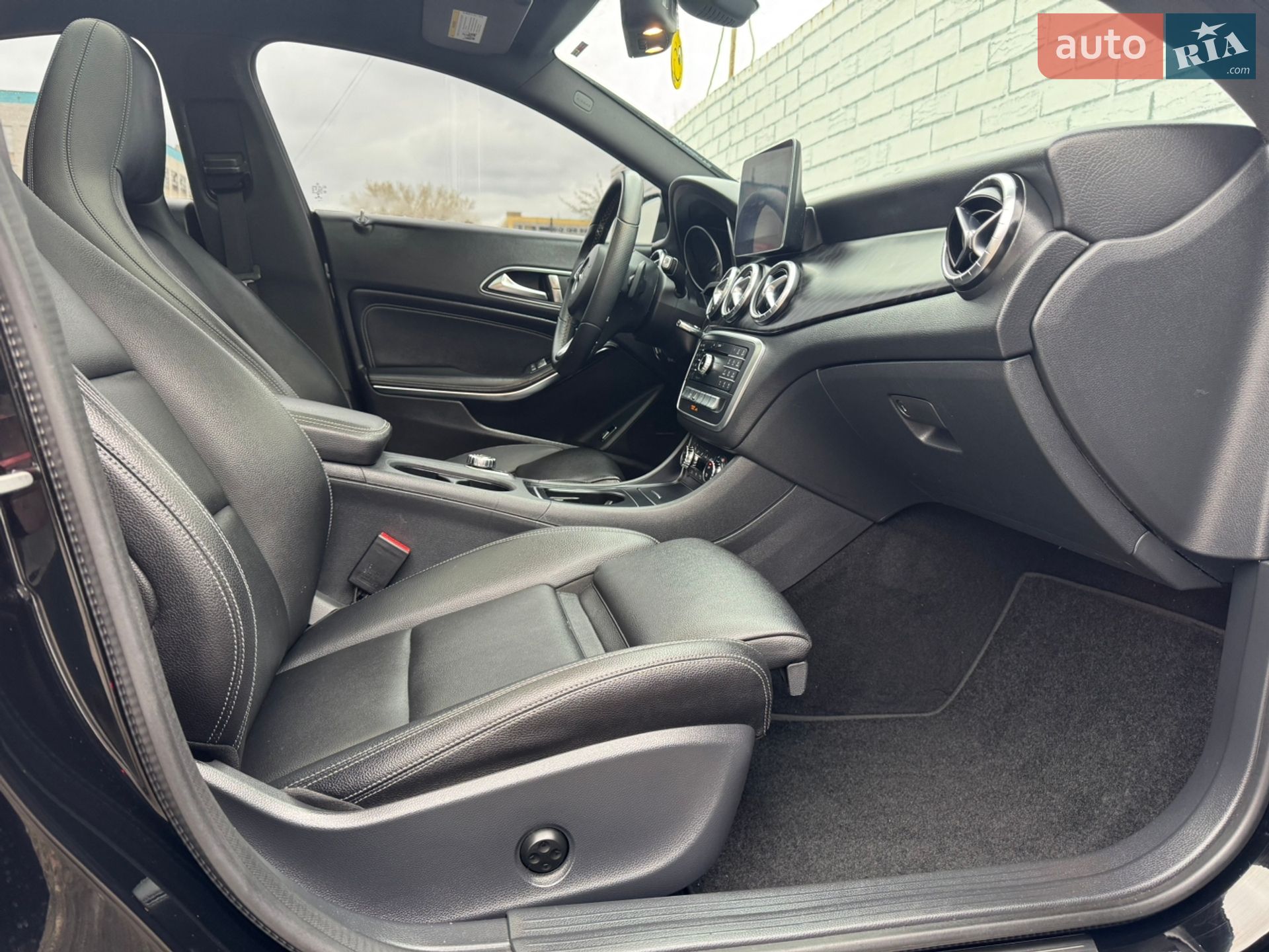 Mercedes-Benz CLA-Class 2017 VIN WDDSJ4GB1JN547289 фото оголошення 34 з 45