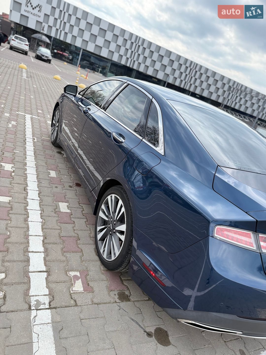 Lincoln MKZ 2017 VIN 3LN6L5E95HR653243 фото оголошення 8 з 15