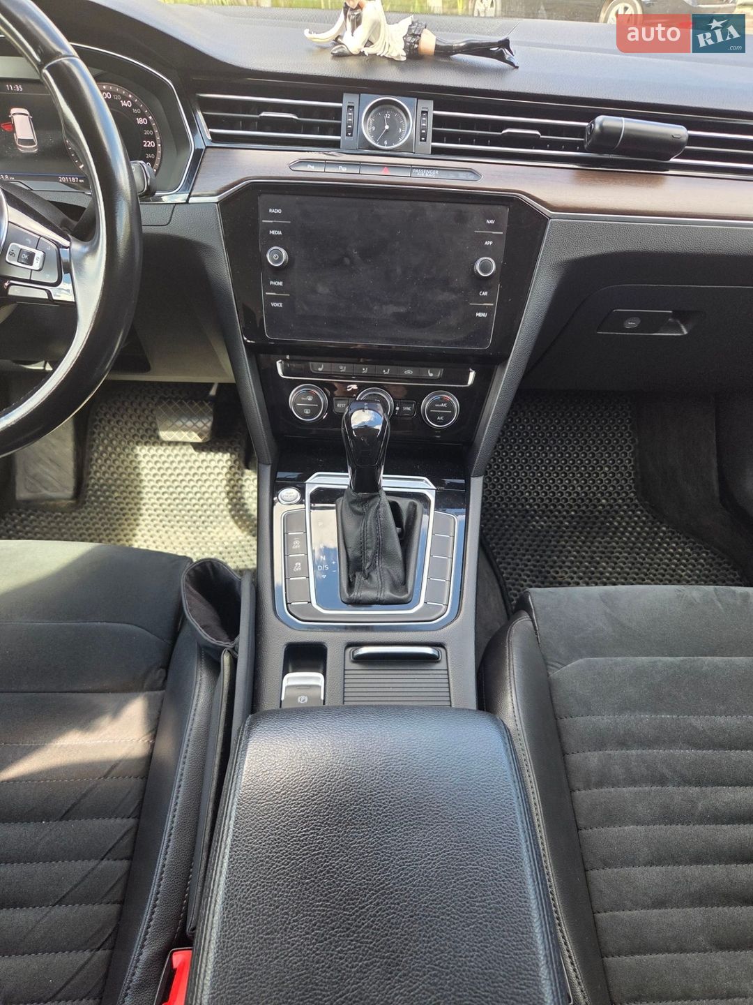 Volkswagen Passat 2017 VIN WVWZZZ3CZJP004599 фото оголошення 13 з 17