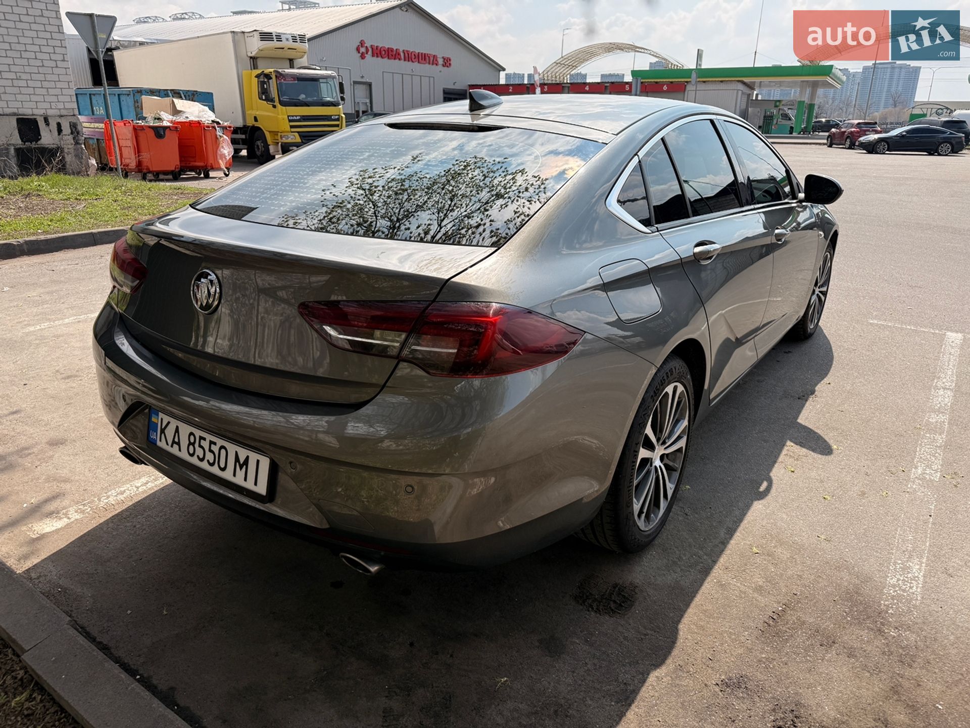 Buick Regal 2017 VIN W04GP6SX2J1064019 фото оголошення 3 з 10