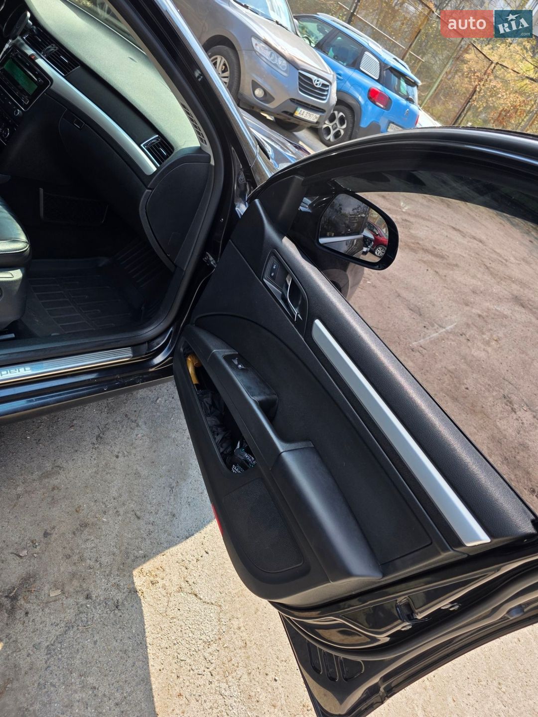 Skoda Superb 2010 VIN TMBJF73TXB9034771 фото оголошення 7 з 16