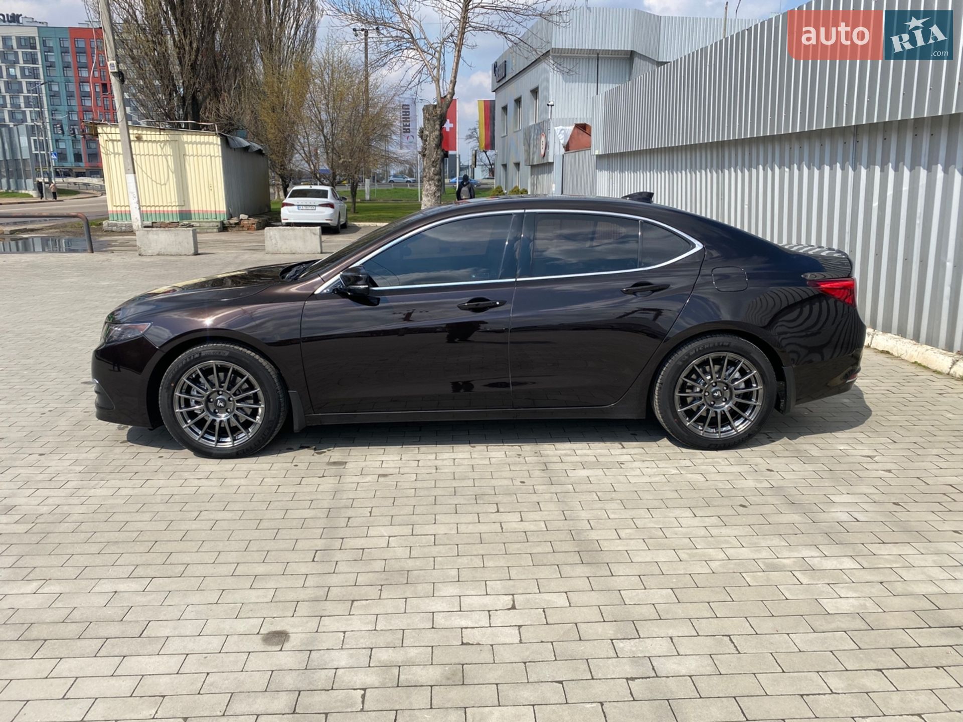 Acura TLX 2017 VIN 19UUB3F59HA003292 фото оголошення 2 з 26