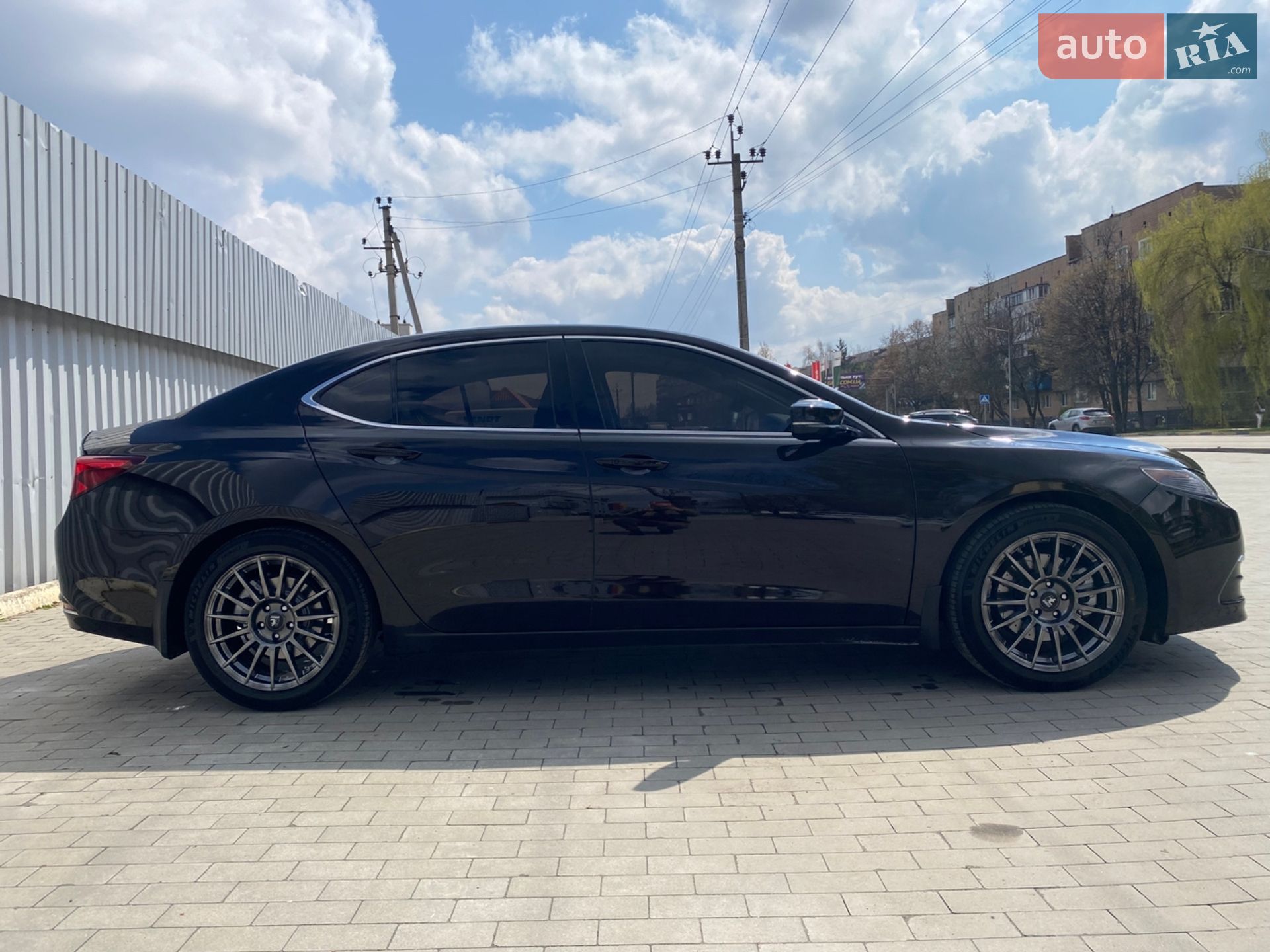 Acura TLX 2017 VIN 19UUB3F59HA003292 фото оголошення 3 з 26