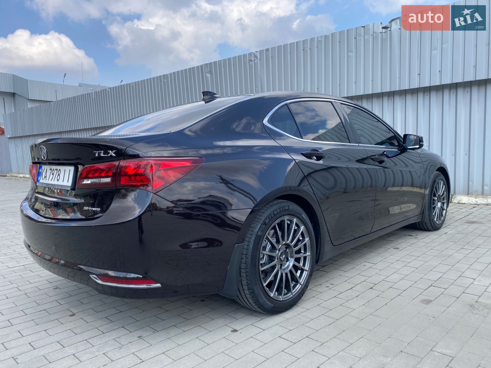 Acura TLX 2017 VIN 19UUB3F59HA003292 фото оголошення 6 з 26