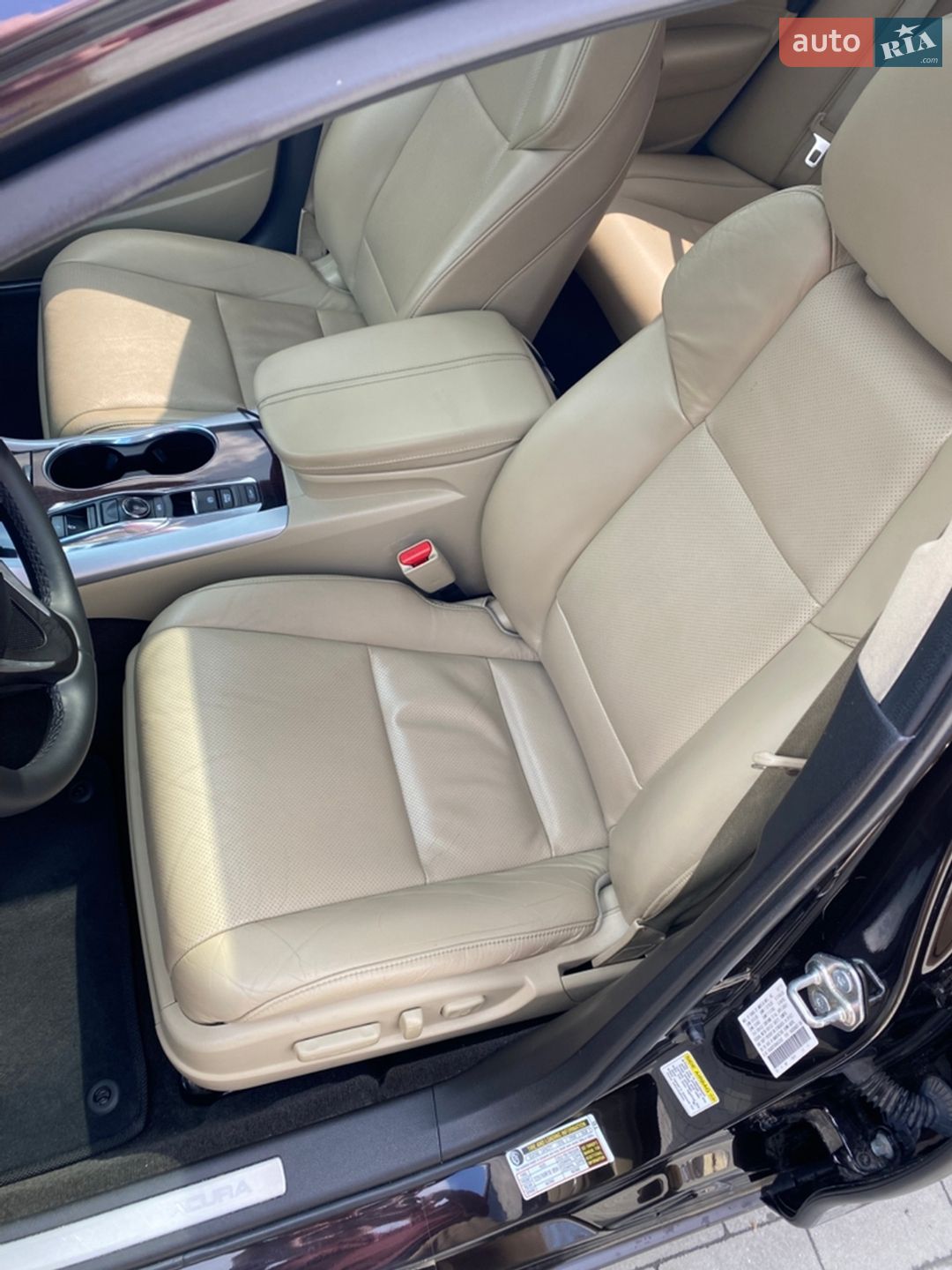 Acura TLX 2017 VIN 19UUB3F59HA003292 фото оголошення 15 з 26
