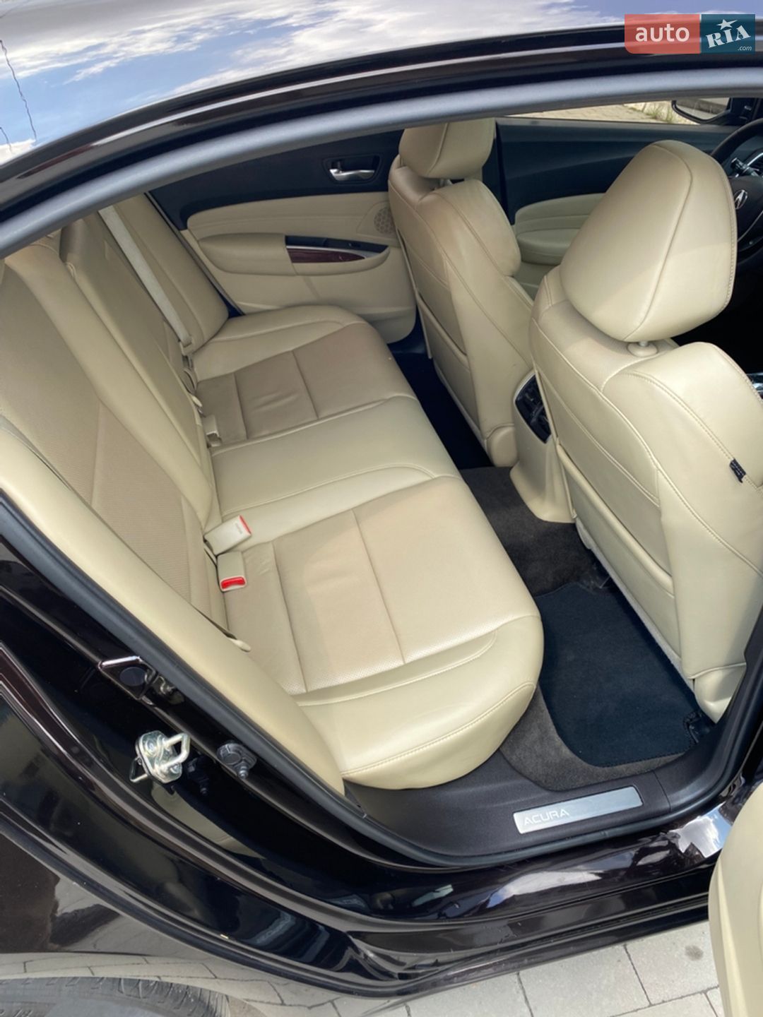 Acura TLX 2017 VIN 19UUB3F59HA003292 фото оголошення 19 з 26