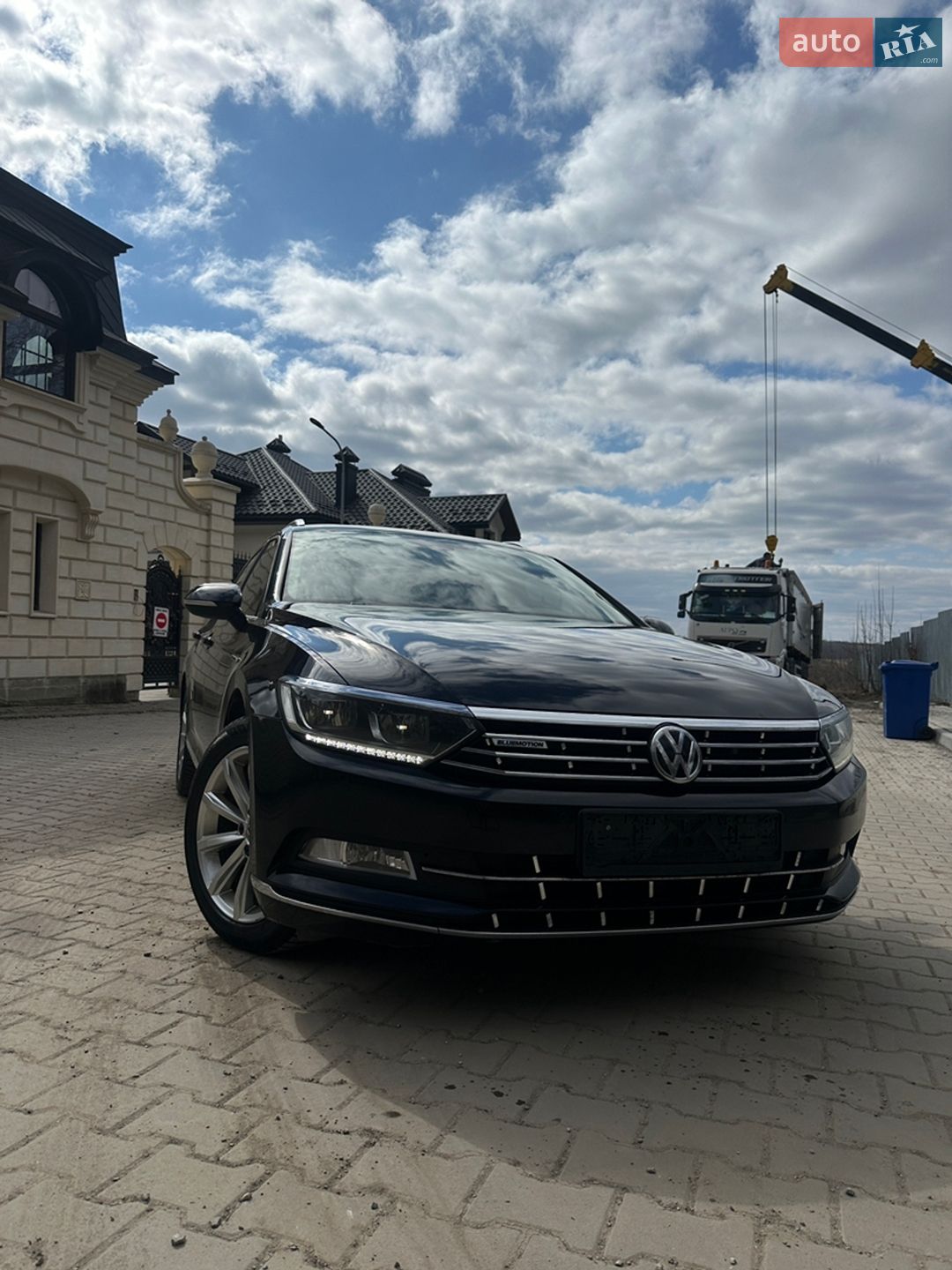 Volkswagen Passat 2017 VIN WVWZZZ3CZHP028684 фото оголошення 2 з 33