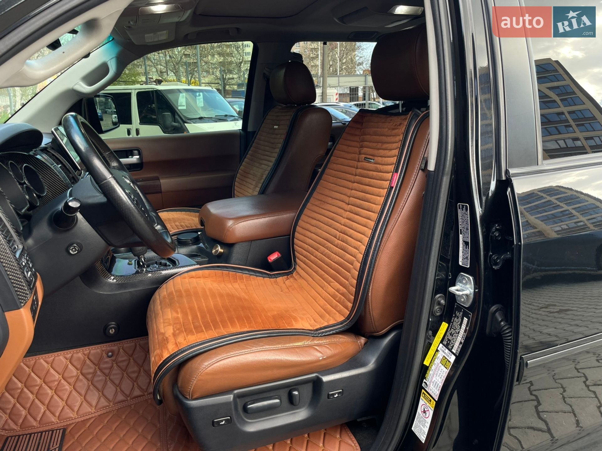 Toyota Sequoia 2011 VIN 5TDDW5G15CS057758 фото оголошення 19 з 42