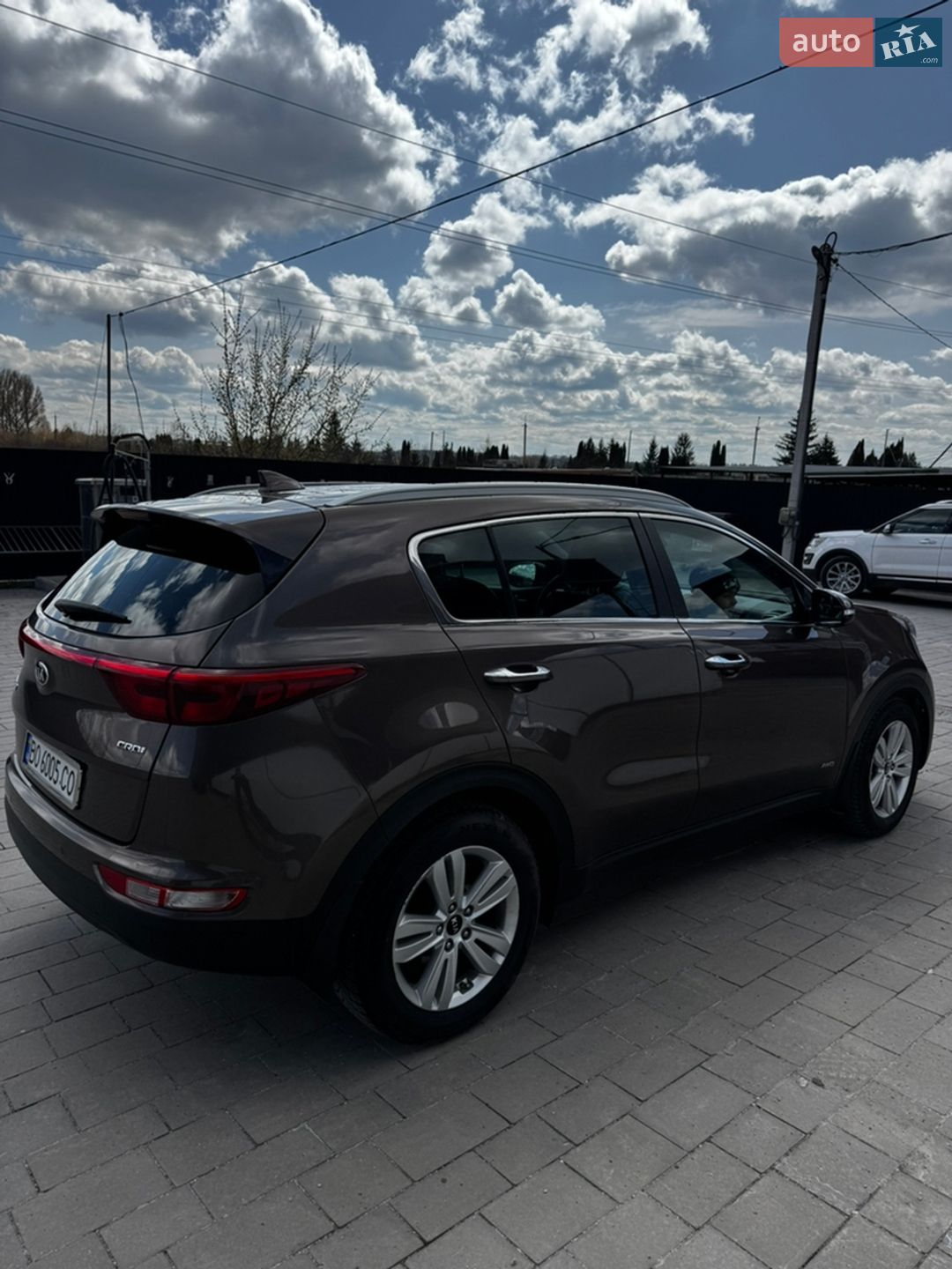 Kia Sportage 2017 VIN U5YPH813DHL374687 фото оголошення 4 з 9