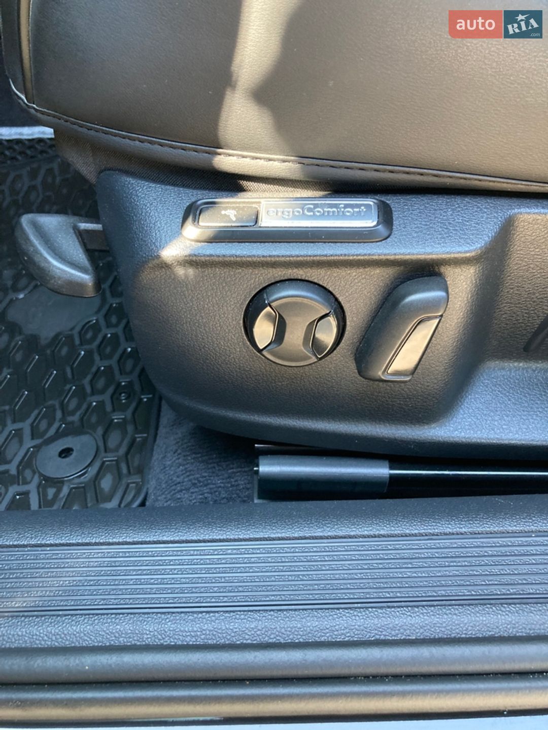 Volkswagen Passat 2018 VIN WVWZZZ3CZJP010146 фото оголошення 35 з 67