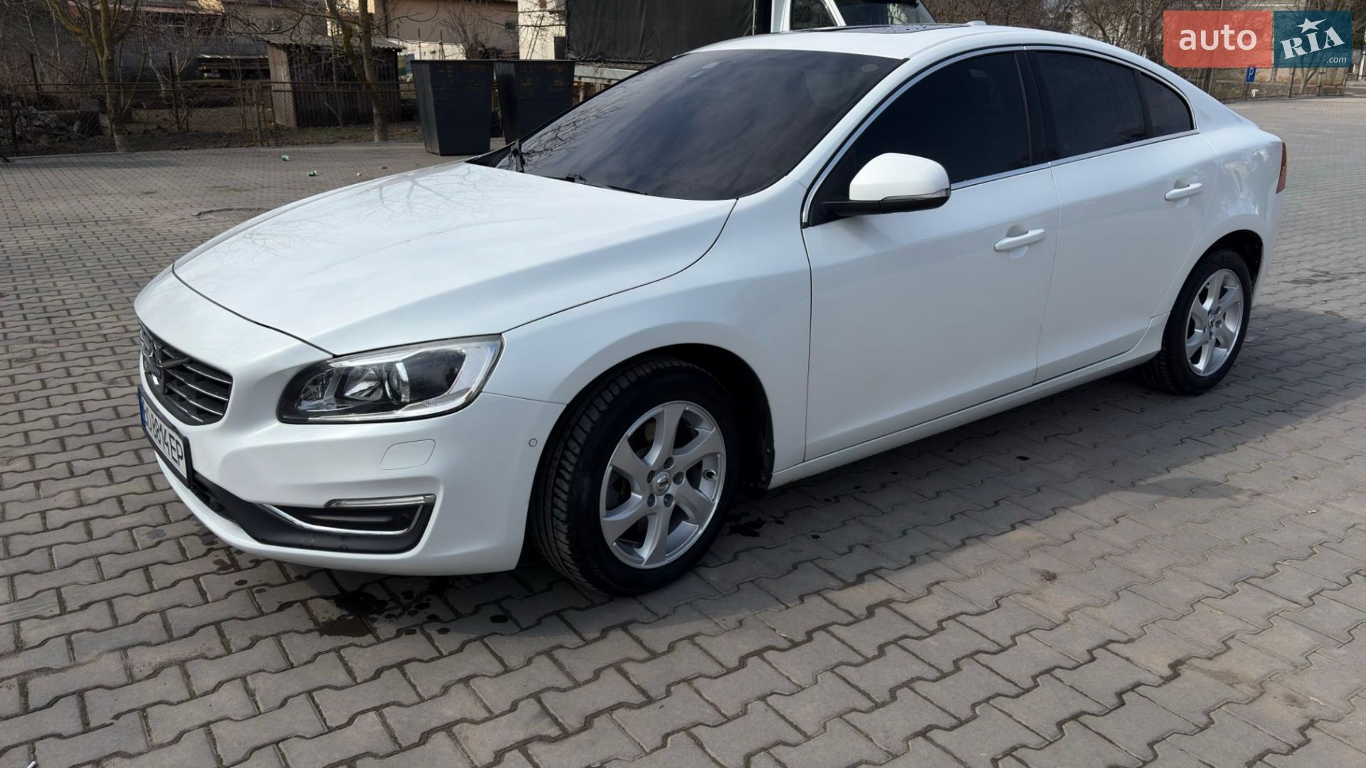 Volvo S60 2017 VIN YV1FS79B0H2441122 фото оголошення 2 з 16