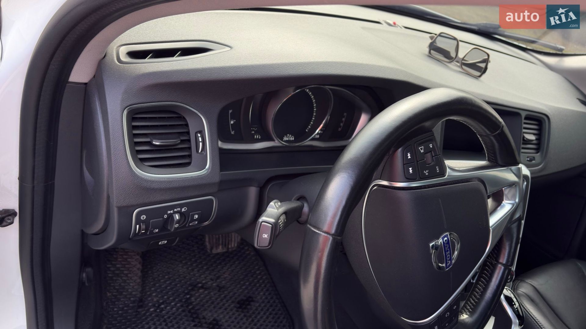 Volvo S60 2017 VIN YV1FS79B0H2441122 фото оголошення 11 з 16