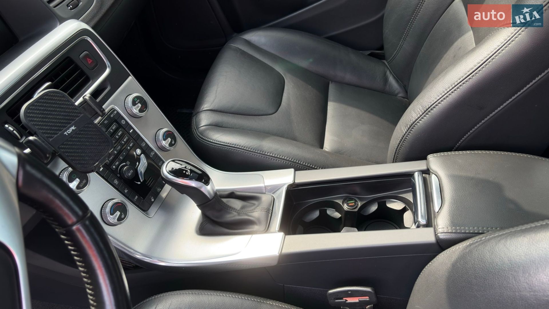 Volvo S60 2017 VIN YV1FS79B0H2441122 фото оголошення 12 з 16