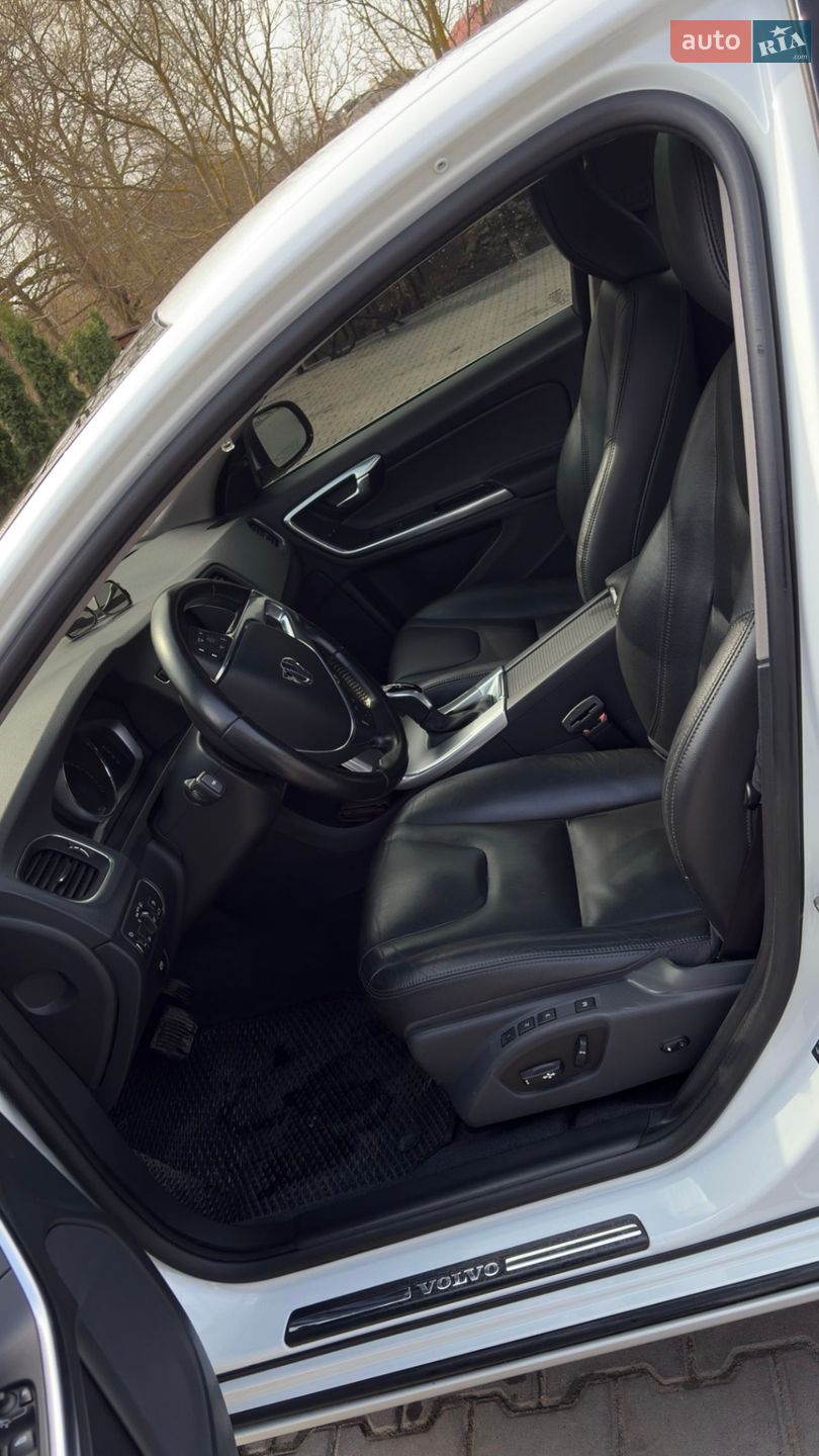 Volvo S60 2017 VIN YV1FS79B0H2441122 фото оголошення 15 з 16