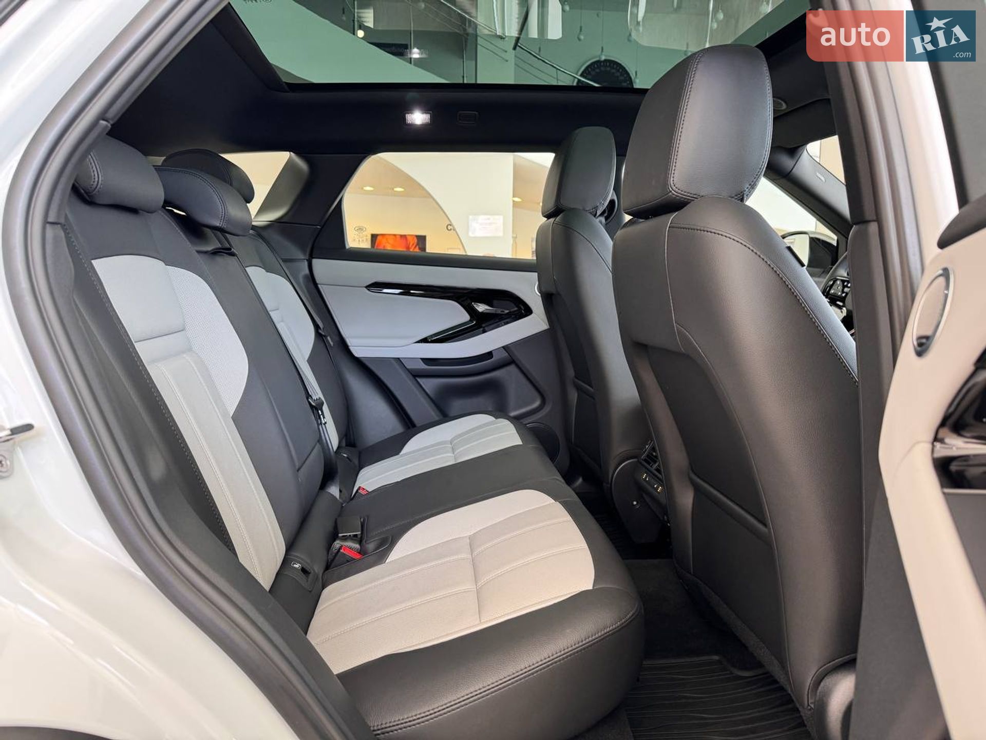Land Rover Range Rover Evoque 2025 VIN SALZA2BN0TH304131 фото оголошення 7 з 12