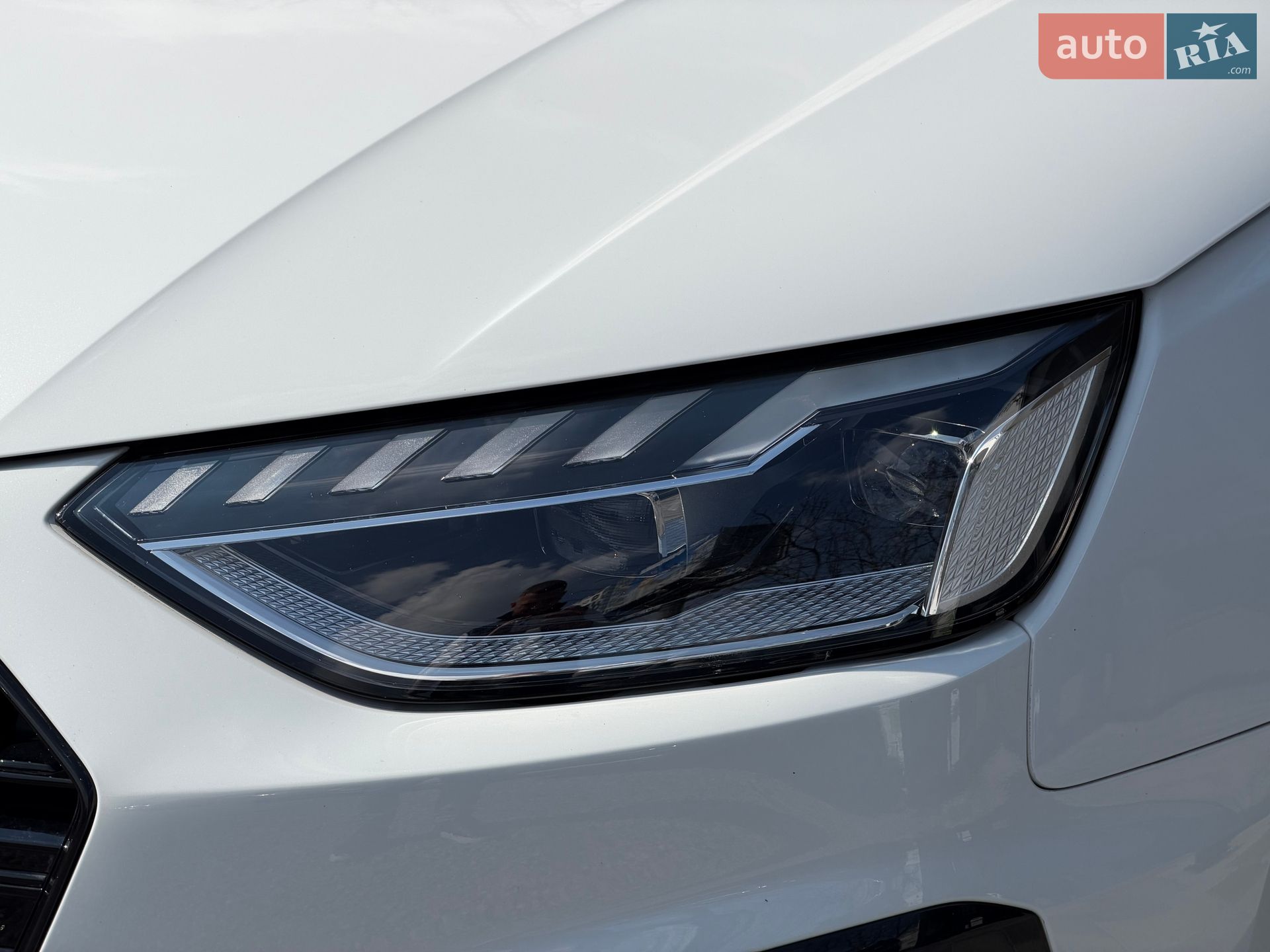 Audi S4 2022 VIN WAUB4AF4XNA033583 фото оголошення 4 з 53