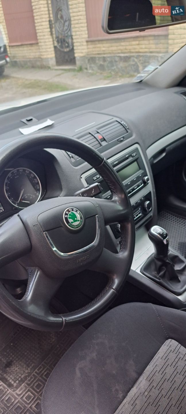 Skoda Octavia 2012 VIN TMBHE61Z5C8027852 фото оголошення 5 з 12