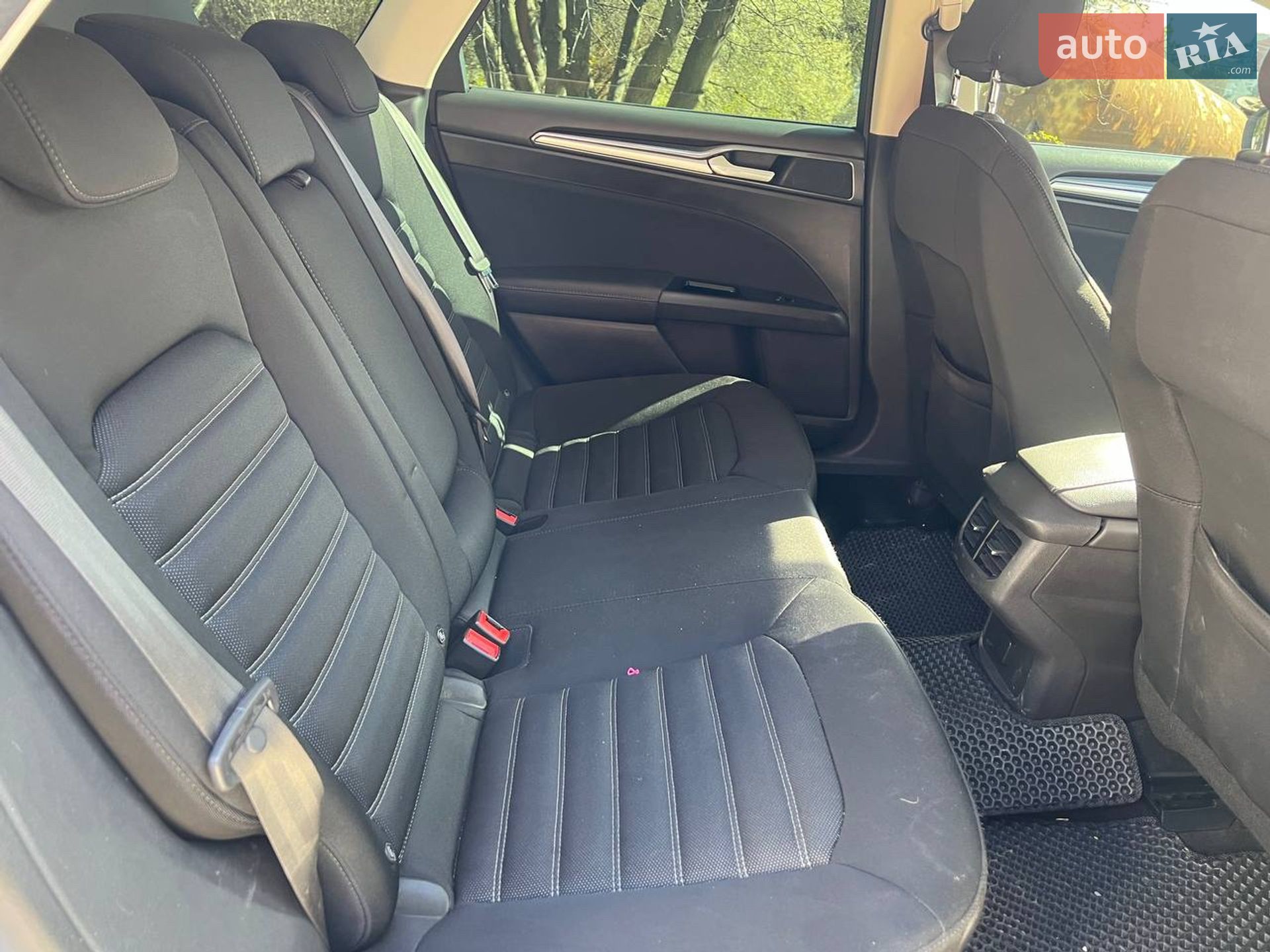Ford Mondeo 2019 VIN WF0FXXWPCFKL08752 фото оголошення 9 з 16