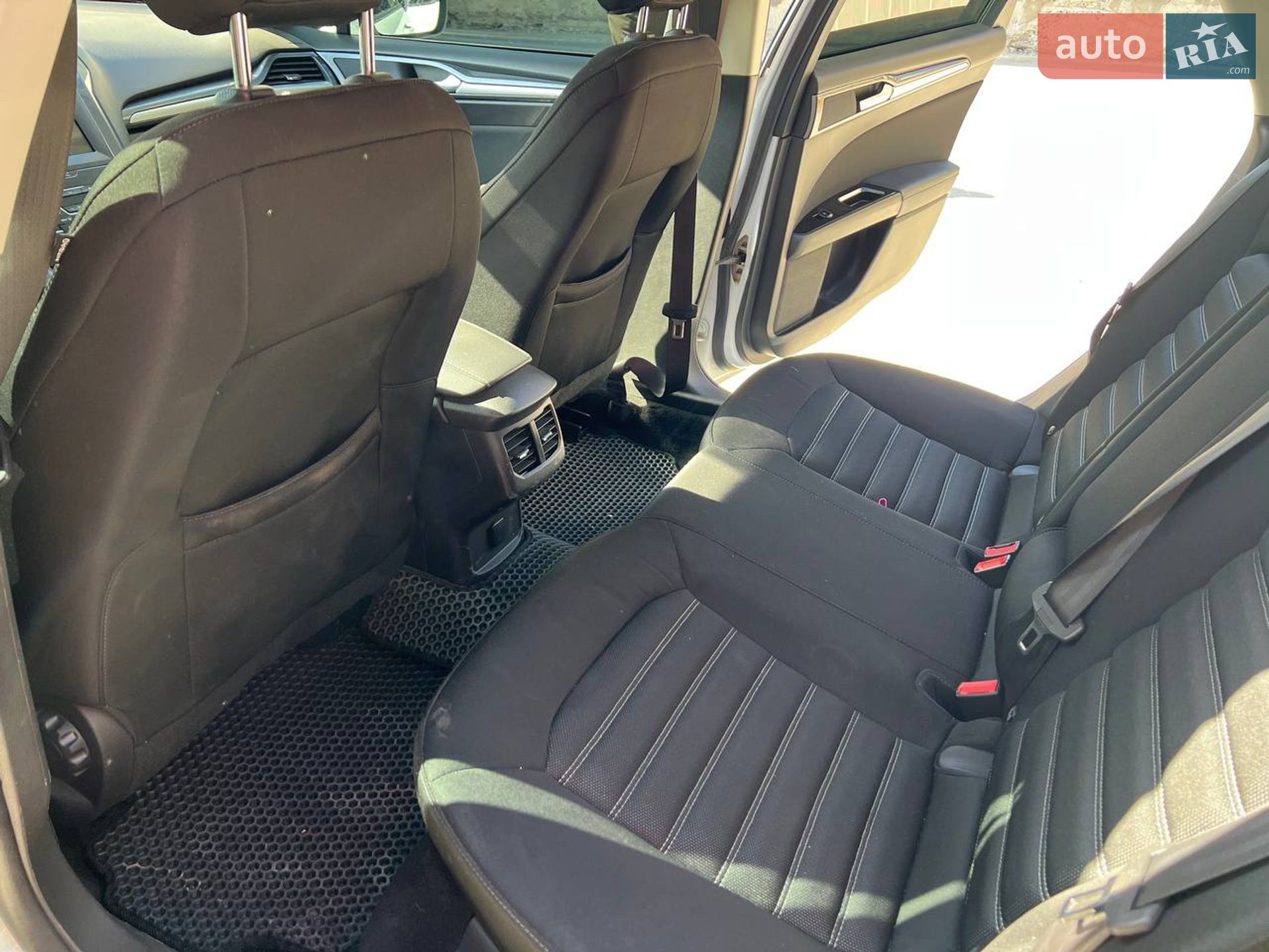 Ford Mondeo 2019 VIN WF0FXXWPCFKL08752 фото оголошення 7 з 16