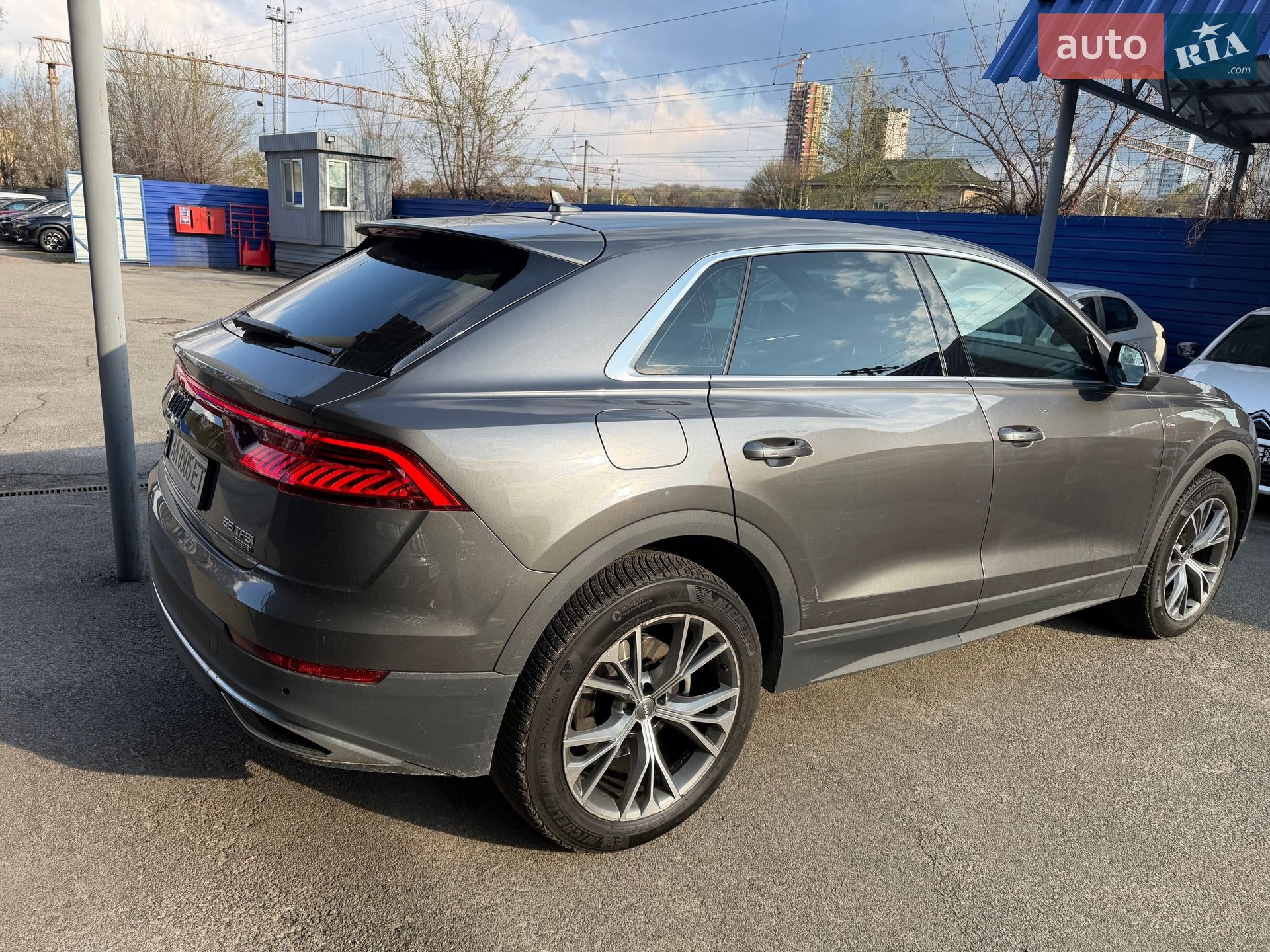 Audi Q8 2019 VIN WAUZZZF10LD009230 фото оголошення 7 з 11