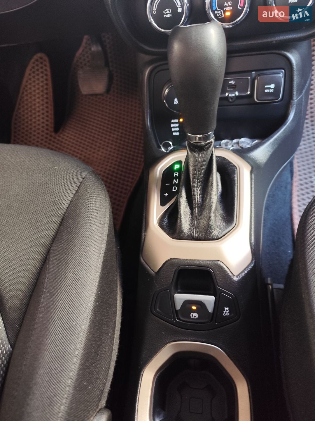 Jeep Renegade 2016 VIN ZACCJBAT7GPE17182 фото оголошення 13 з 19