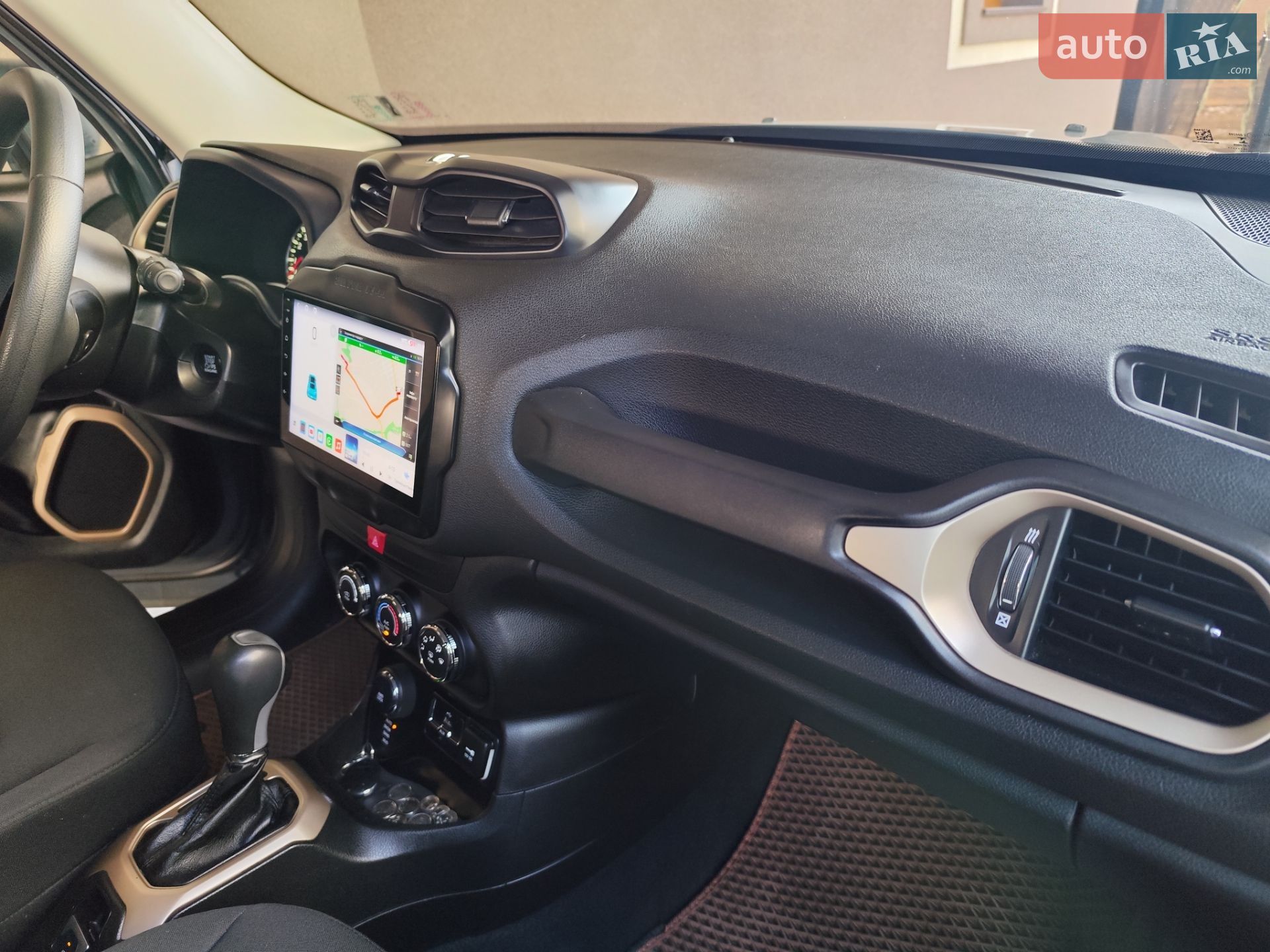 Jeep Renegade 2016 VIN ZACCJBAT7GPE17182 фото оголошення 14 з 19