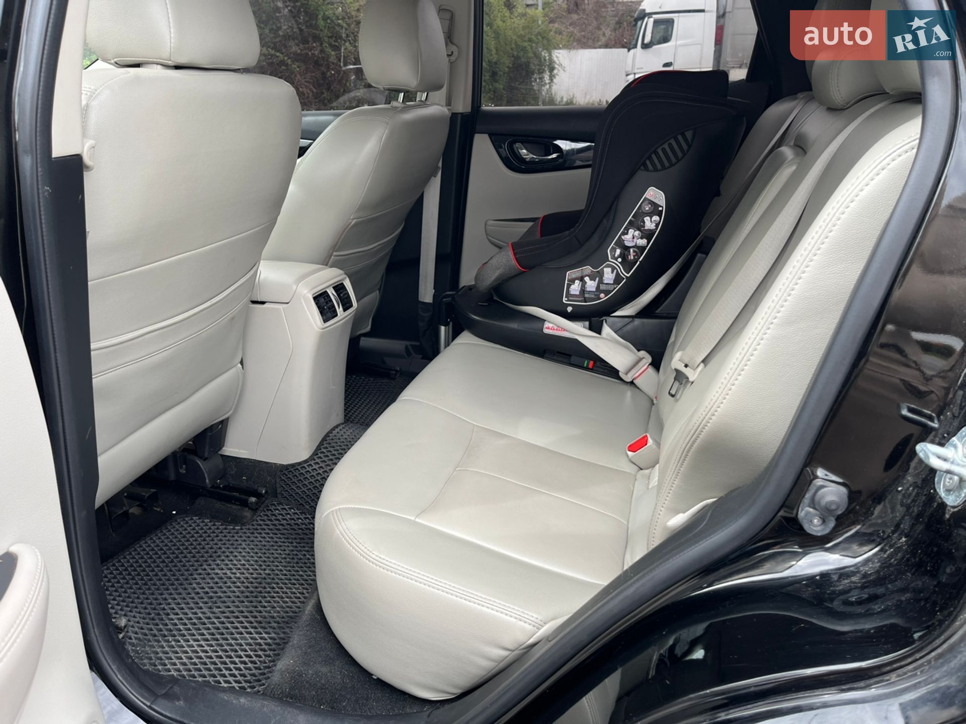 Nissan Rogue Sport 2017 VIN JN1BJ1CP5HW005985 фото оголошення 14 з 17