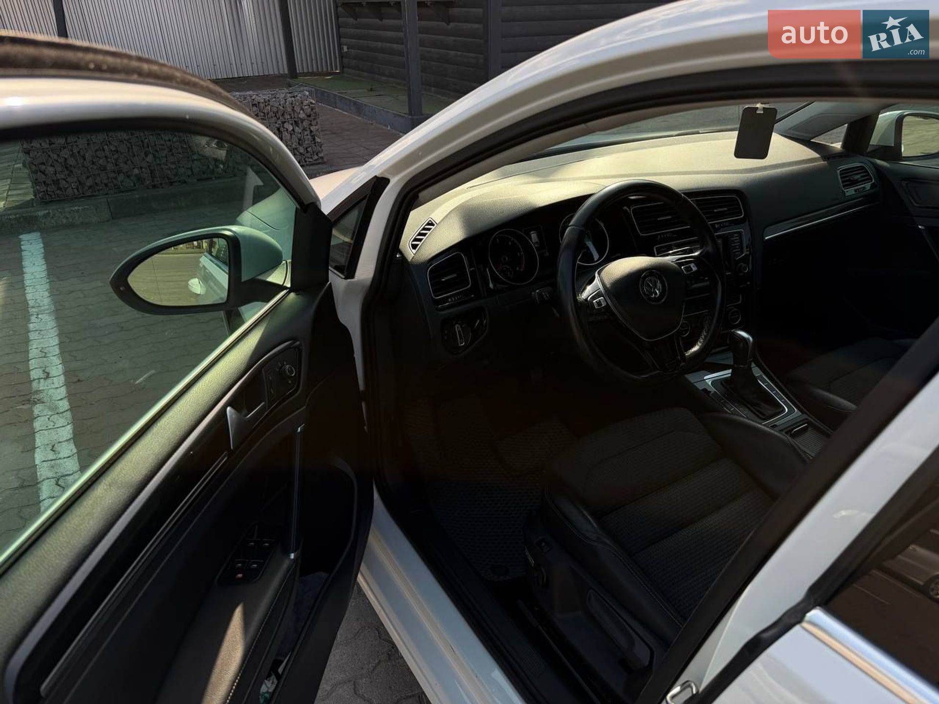 Volkswagen Golf 2015 VIN WVWZZZAUZFP590301 фото оголошення 6 з 30