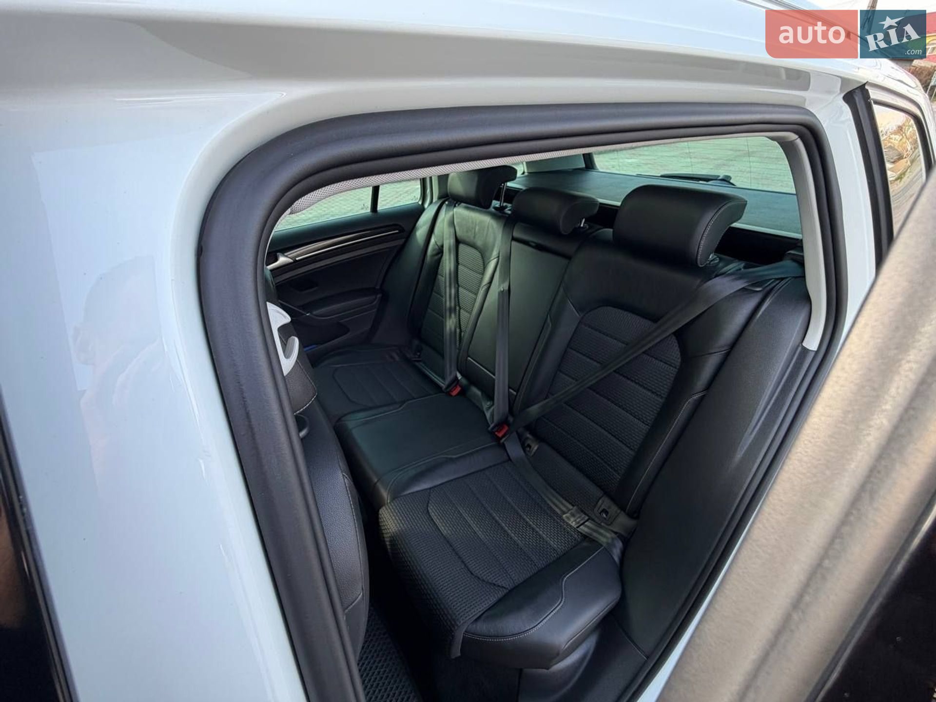 Volkswagen Golf 2015 VIN WVWZZZAUZFP590301 фото оголошення 8 з 30