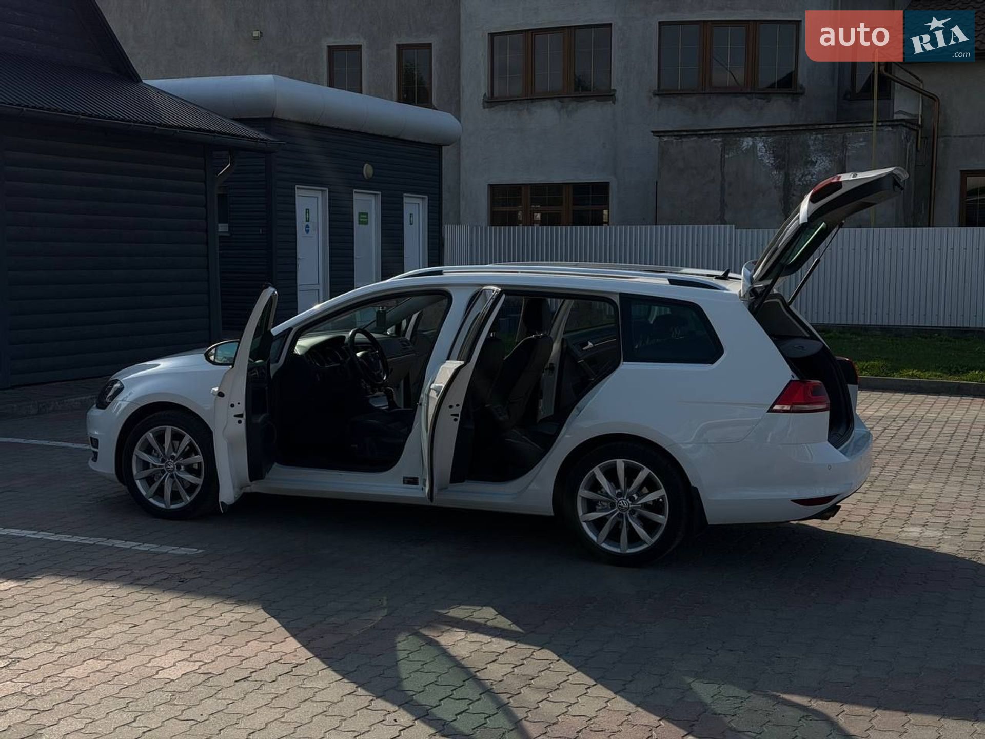Volkswagen Golf 2015 VIN WVWZZZAUZFP590301 фото оголошення 24 з 30