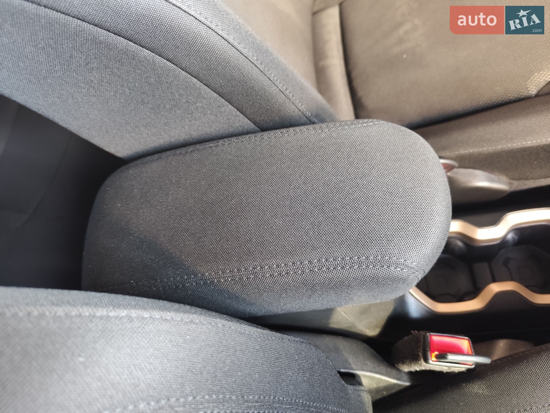 Jeep Renegade 2016 VIN ZACCJBAT7GPE17182 фото оголошення 15 з 19