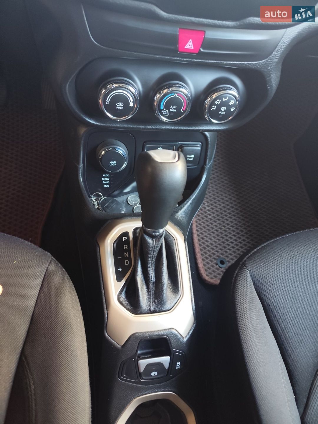 Jeep Renegade 2016 VIN ZACCJBAT7GPE17182 фото оголошення 18 з 19