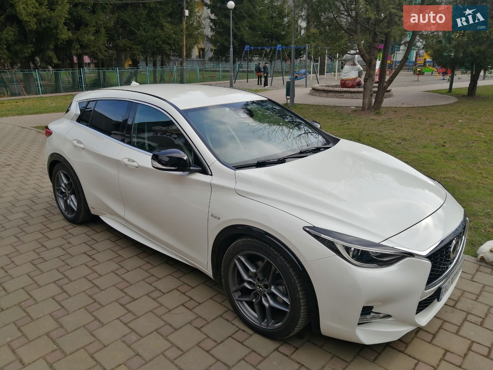 Infiniti Q30 2016 VIN SJKDBNH15U1002582 фото оголошення 2 з 26