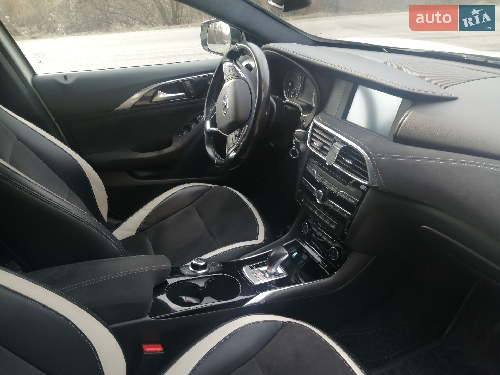 Infiniti Q30 2016 VIN SJKDBNH15U1002582 фото оголошення 11 з 26