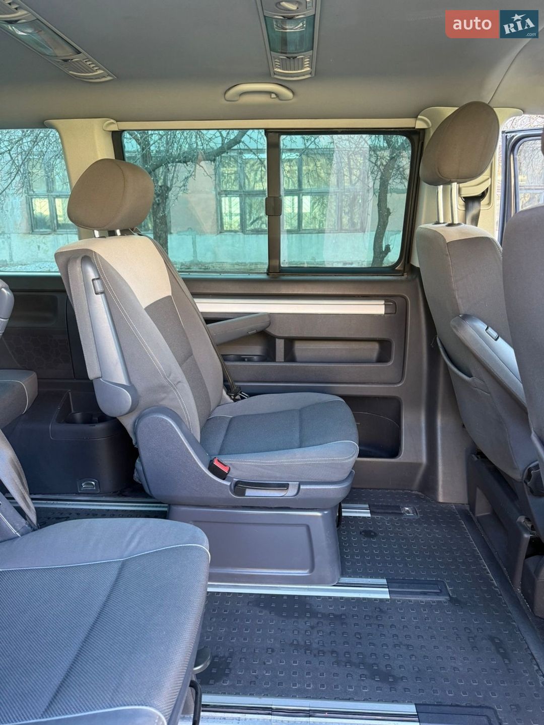 Volkswagen Multivan 2011 VIN WV2ZZZ7HZBH092783 фото оголошення 13 з 15