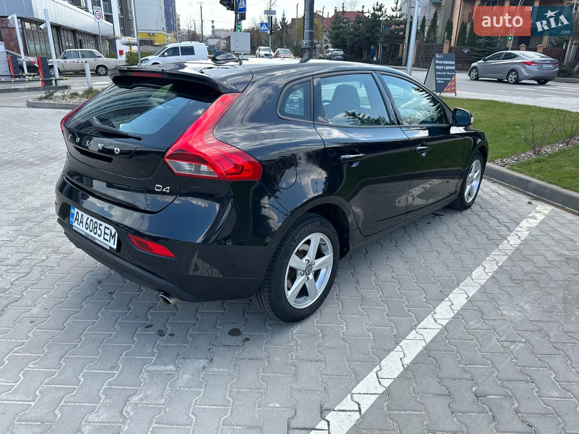 Volvo V40 2015 VIN YV1MVA8LDF2239687 фото оголошення 3 з 24