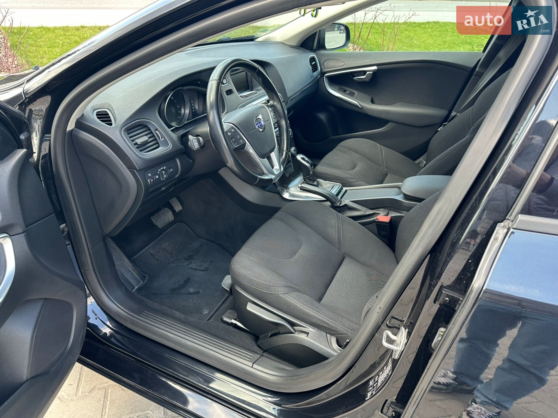 Volvo V40 2015 VIN YV1MVA8LDF2239687 фото оголошення 5 з 24
