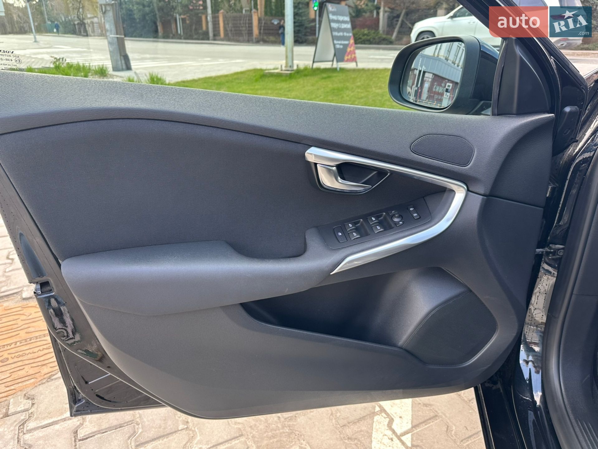 Volvo V40 2015 VIN YV1MVA8LDF2239687 фото оголошення 6 з 24
