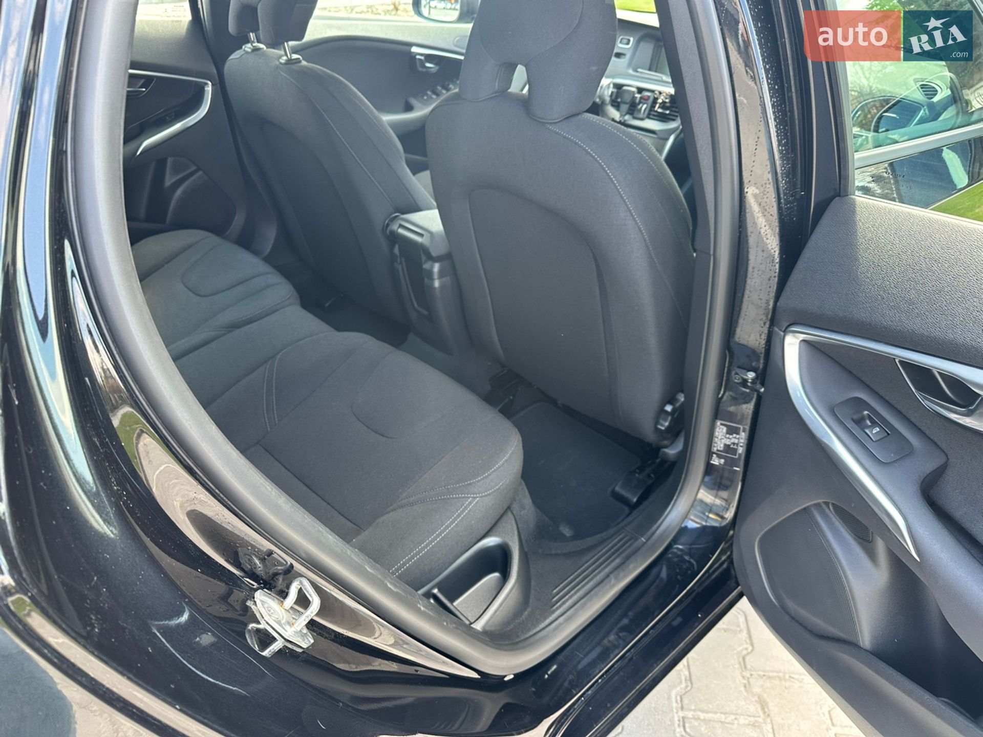 Volvo V40 2015 VIN YV1MVA8LDF2239687 фото оголошення 9 з 24