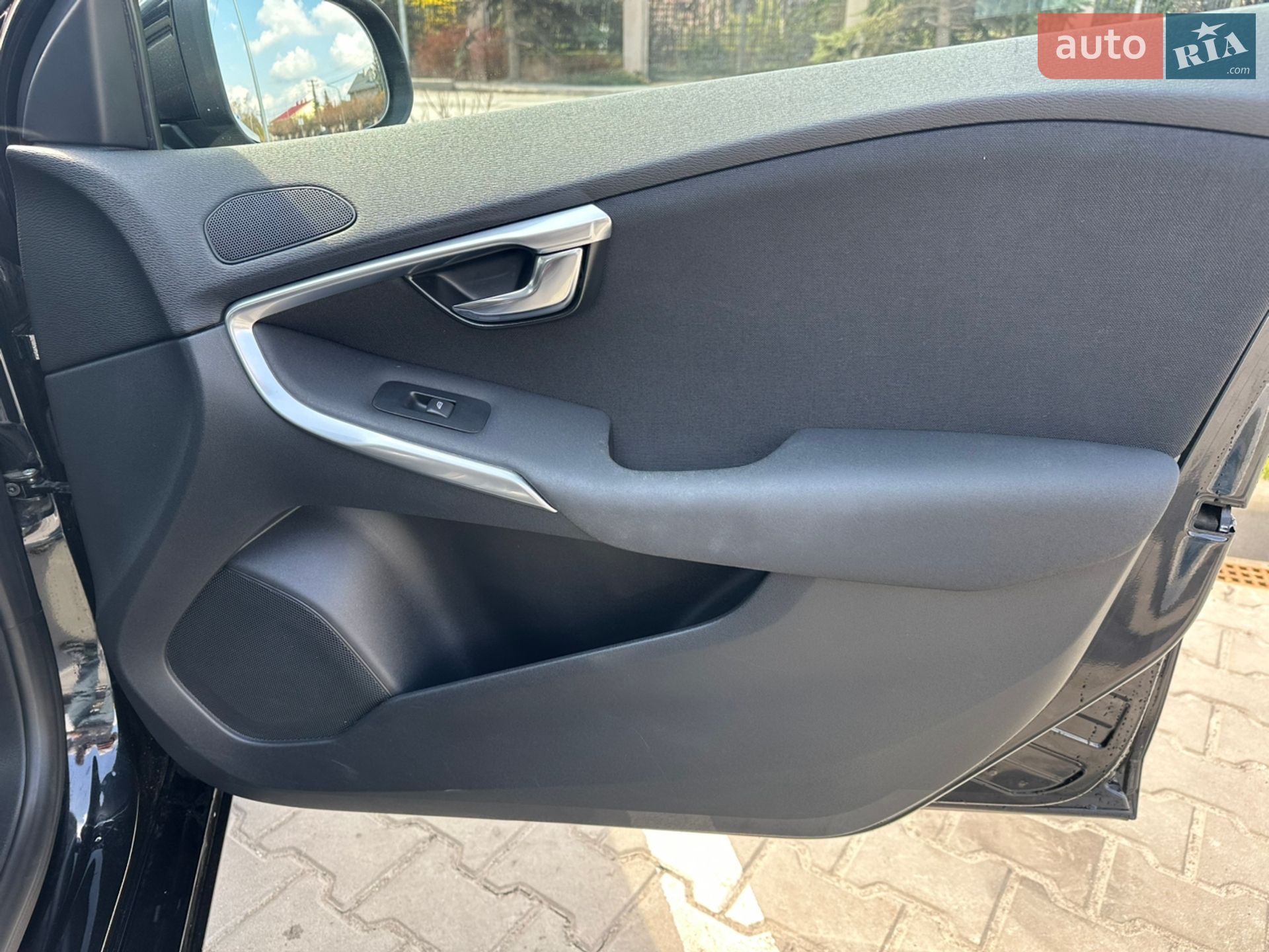 Volvo V40 2015 VIN YV1MVA8LDF2239687 фото оголошення 12 з 24