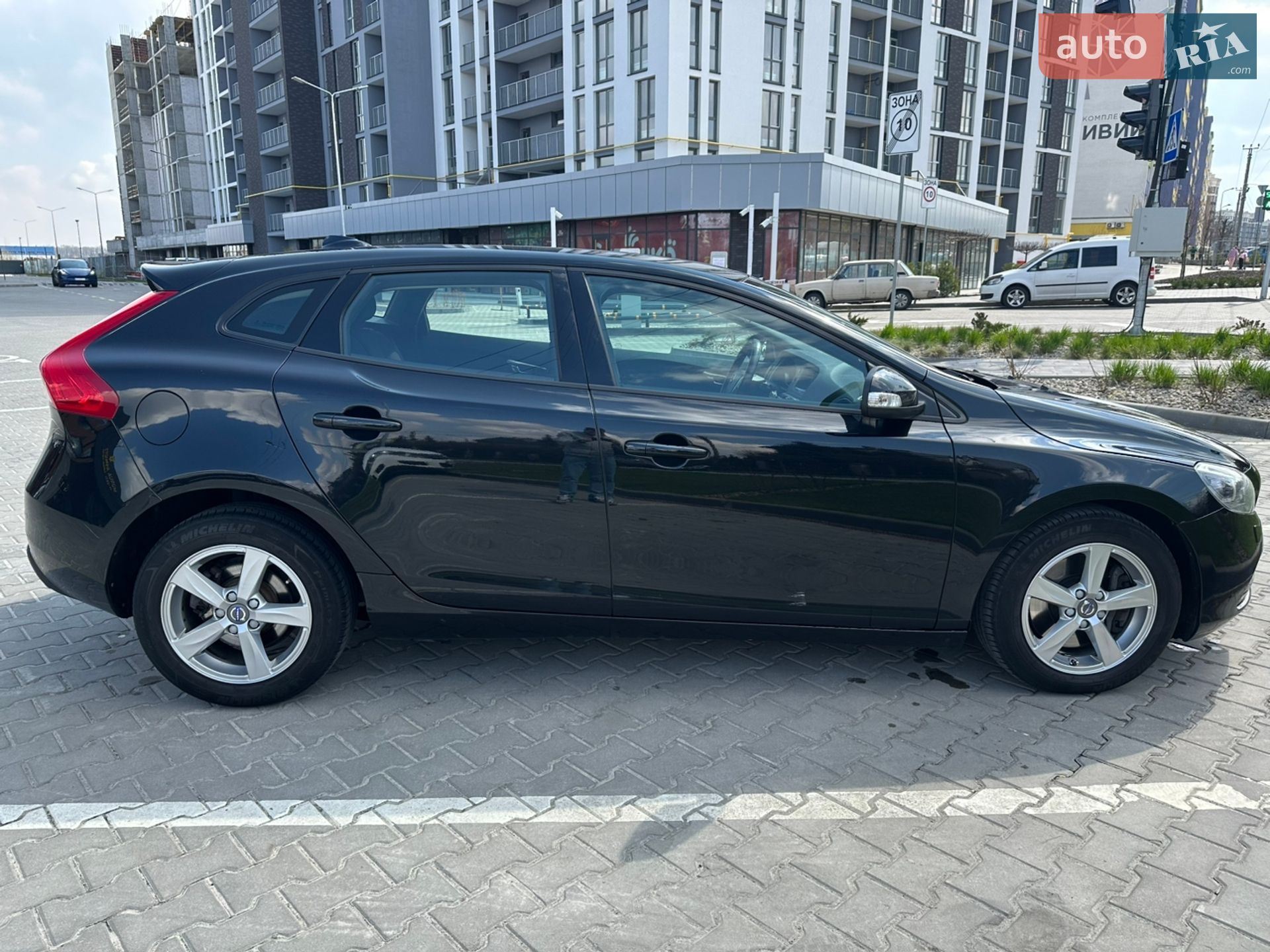 Volvo V40 2015 VIN YV1MVA8LDF2239687 фото оголошення 17 з 24
