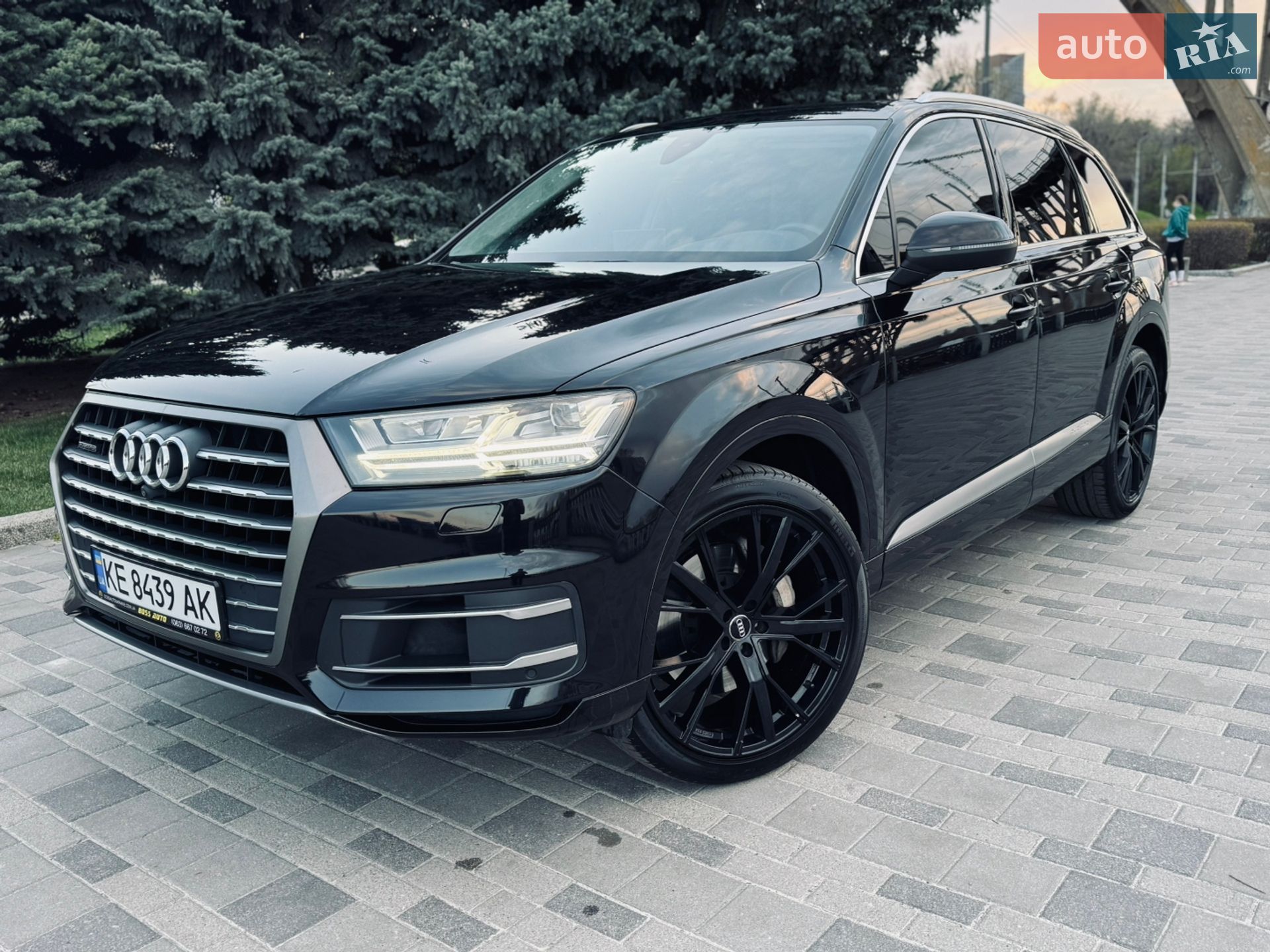Audi Q7 2016 VIN WA1LAAF77HD026078 фото оголошення 2 з 46