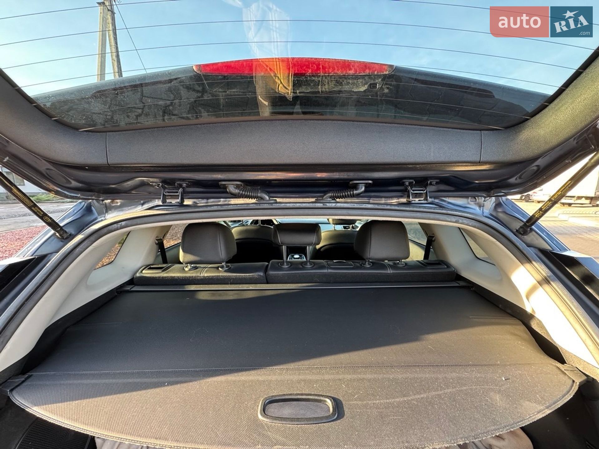 Kia Niro 2019 VIN KNACC81GFK5029511 фото оголошення 2 з 17