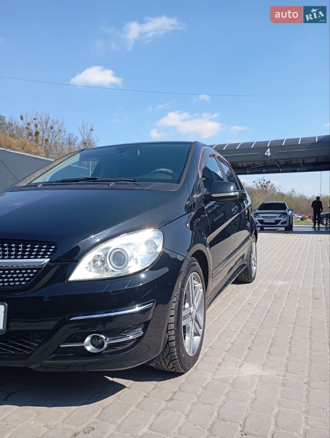 Mercedes-Benz B-Class 2011 VIN WDD2452322J686732 фото оголошення 4 з 37