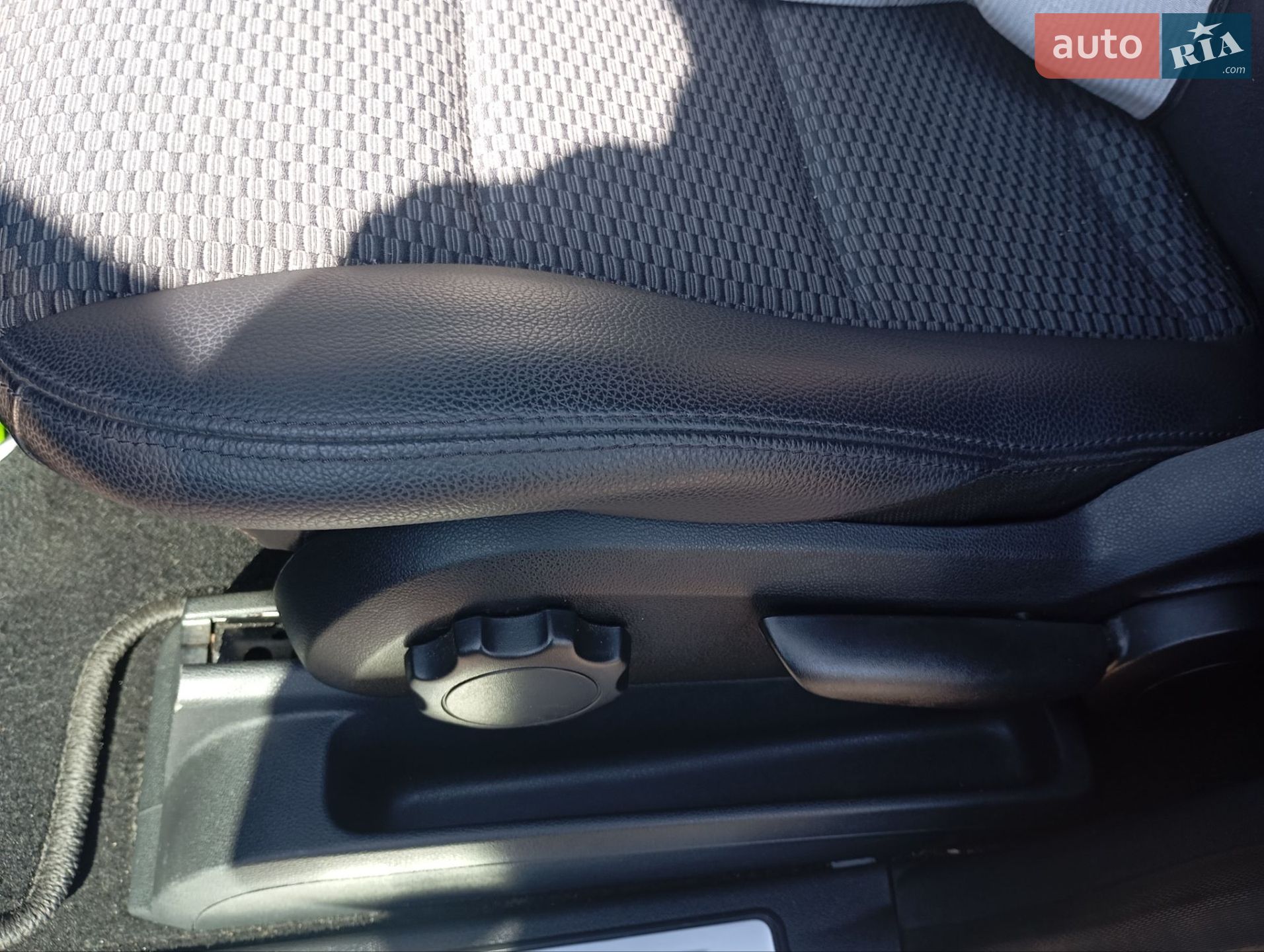 Mercedes-Benz B-Class 2011 VIN WDD2452322J686732 фото оголошення 18 з 37