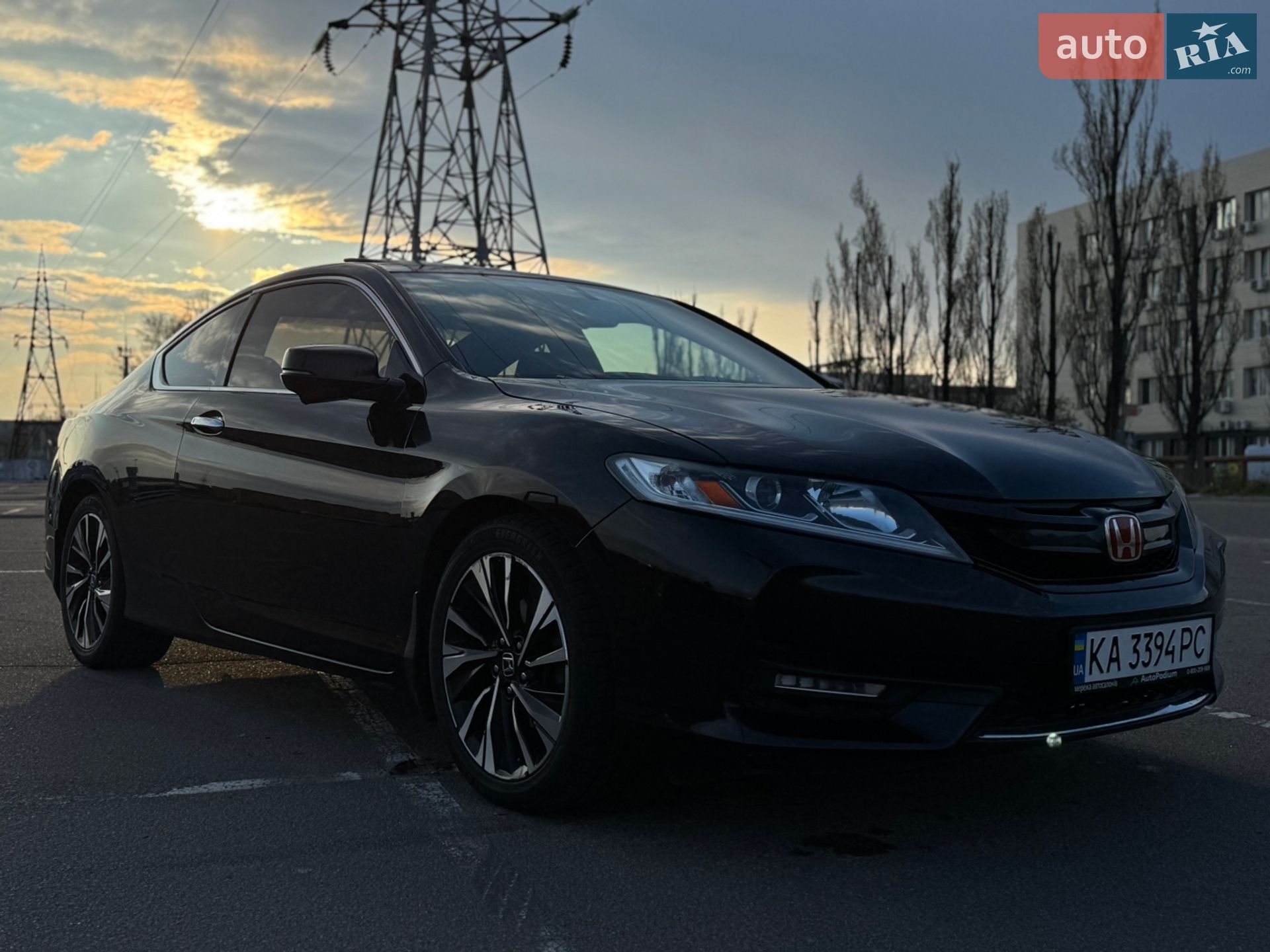 Honda Accord 2017 VIN 1HGCT1B82HA008105 фото оголошення 3 з 40