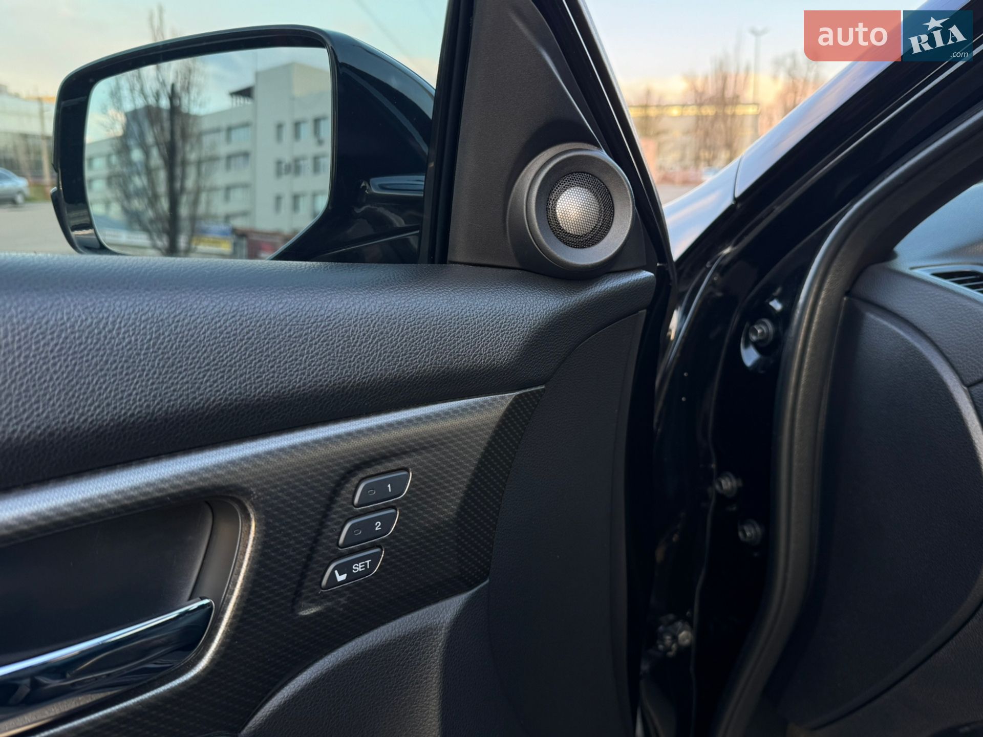 Honda Accord 2017 VIN 1HGCT1B82HA008105 фото оголошення 18 з 40