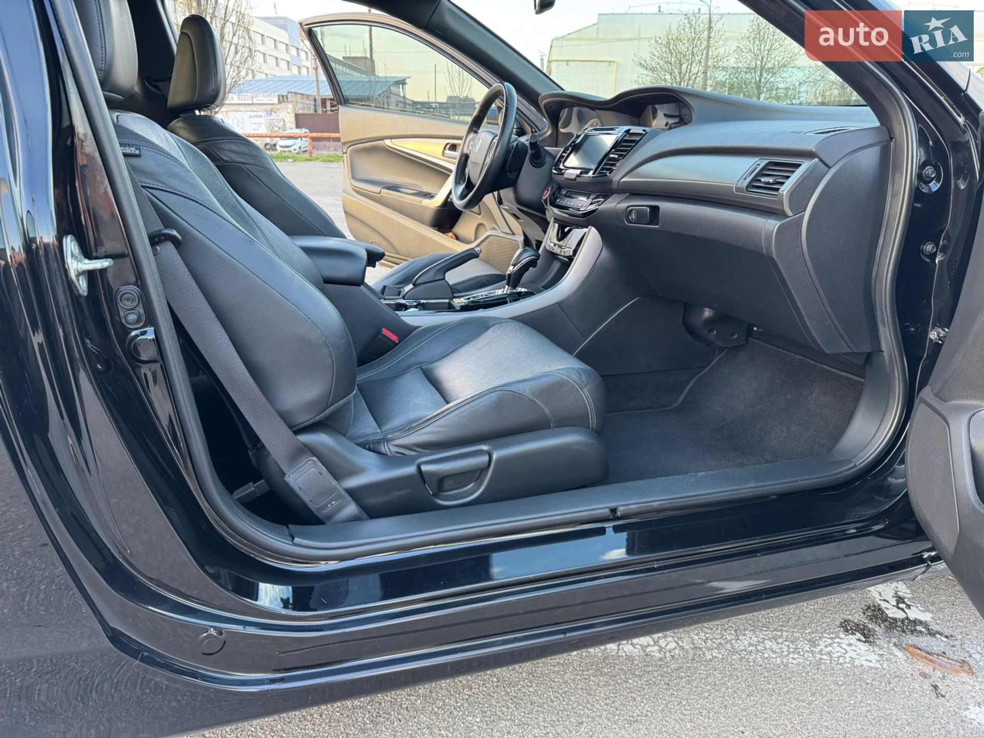 Honda Accord 2017 VIN 1HGCT1B82HA008105 фото оголошення 19 з 40