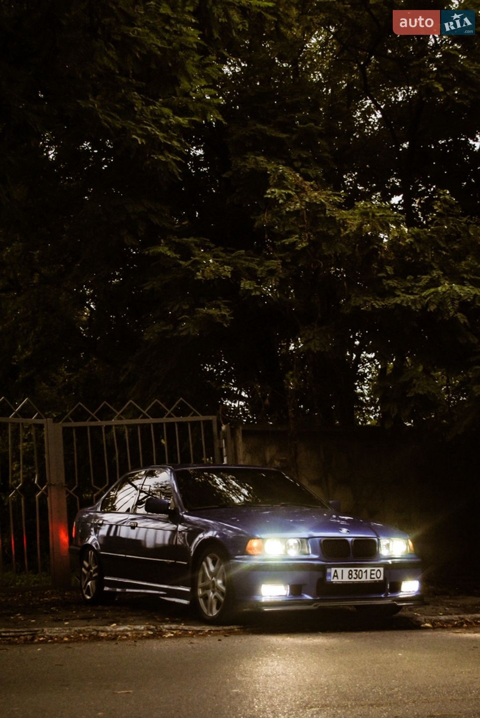 BMW 3 Series 1992 VIN WBACB31090FD75843 фото оголошення 5 з 11
