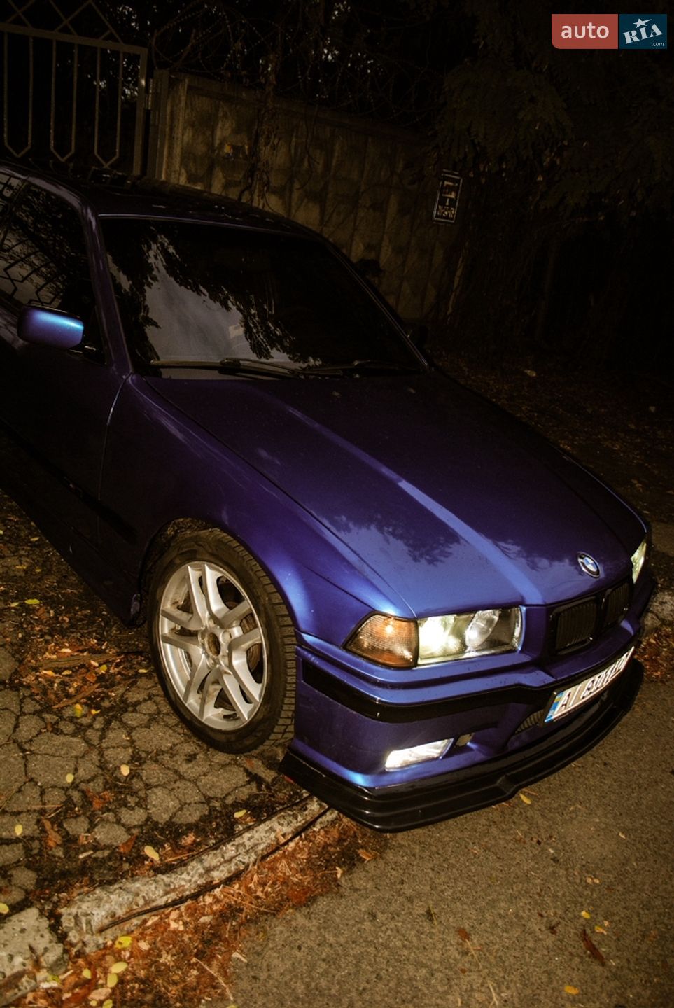 BMW 3 Series 1992 VIN WBACB31090FD75843 фото оголошення 6 з 11